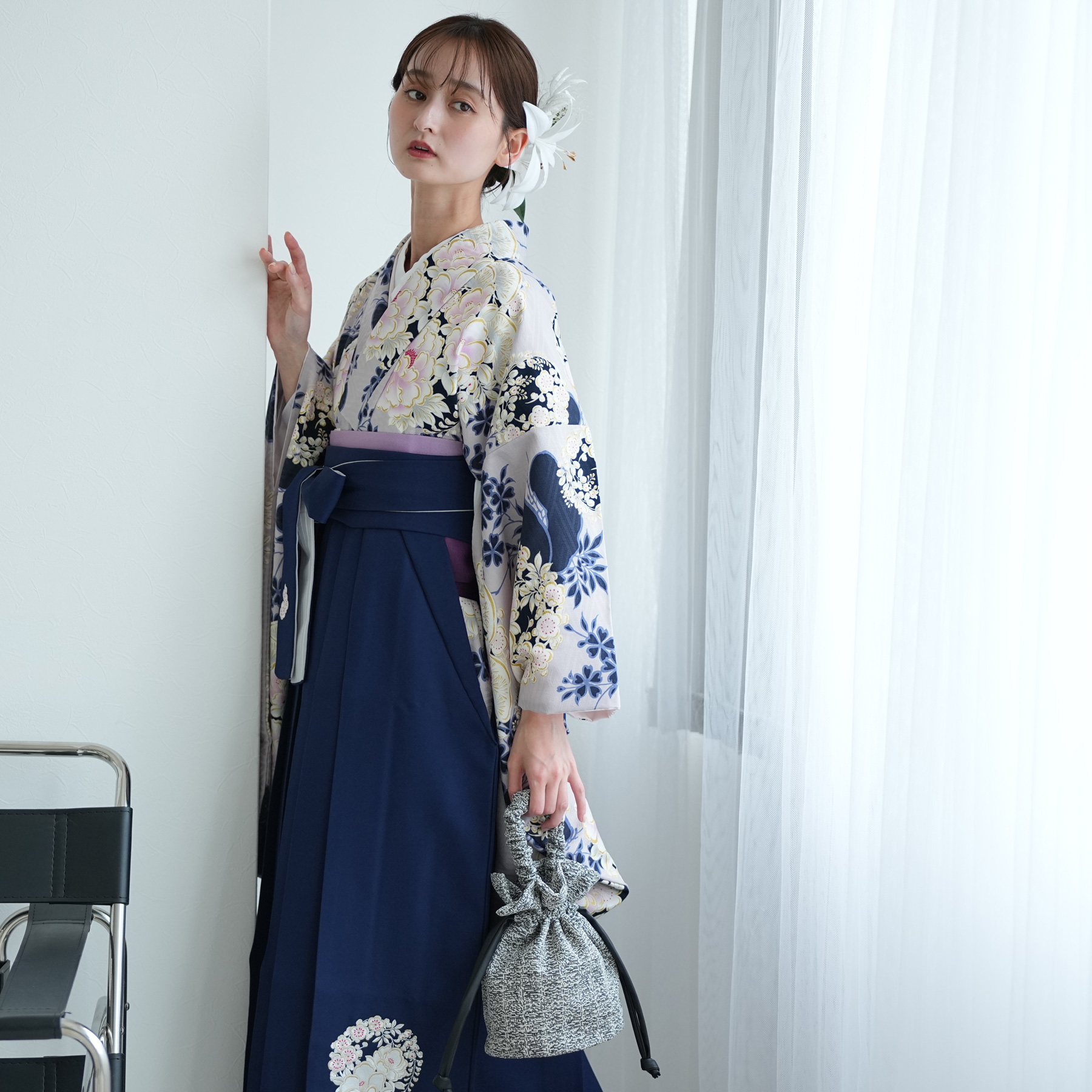 新品【くすみブルーに花×レース袴】utatane 二尺袖 袴 Lサイズ utatane 袴 卒業式 購入 2尺袖着物+袴の2点セット レトロ 袴セット