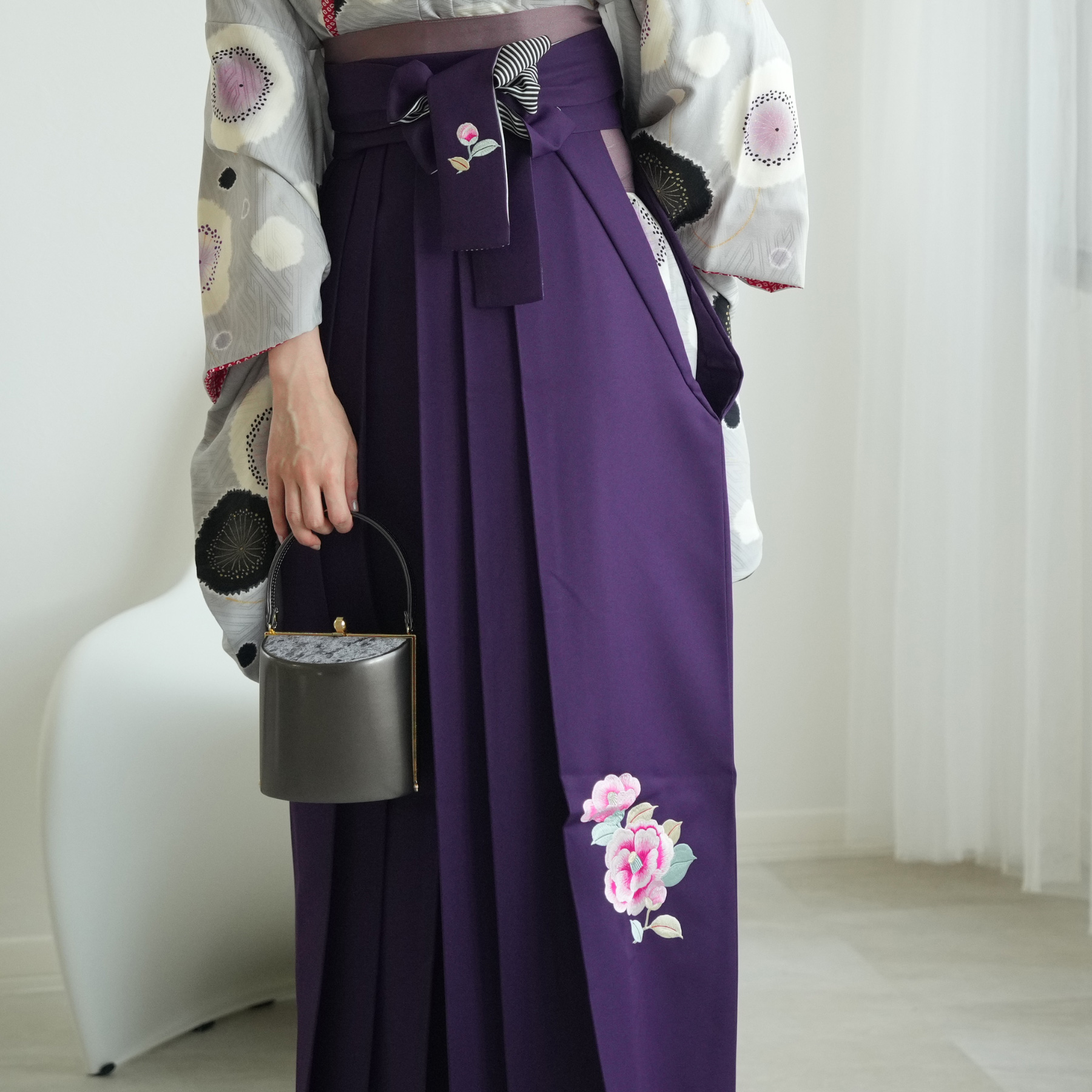 袴 レンタル 卒業式 2尺袖着物 17点セット 九重 古典 レトロ モダン ⭐︎中古⚫︎女性用⚫︎袴⚫︎丈90cm⚫︎銀縞紫系⚫︎T-122-29