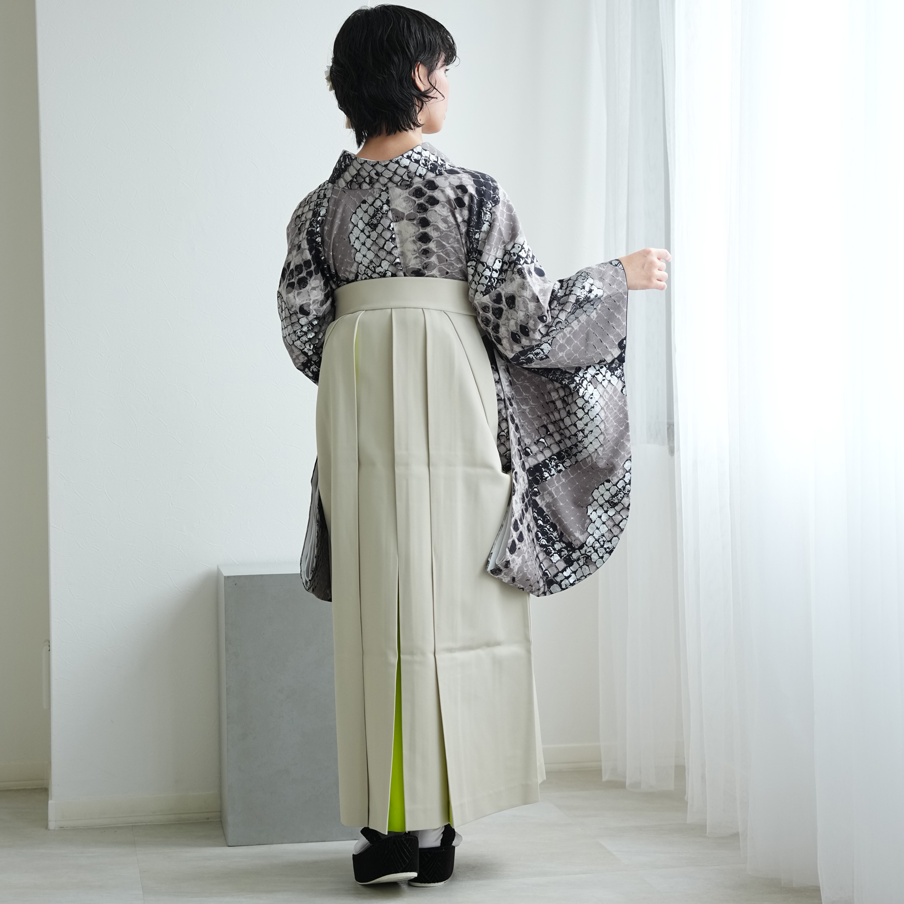 袴 レンタル 卒業式 2尺袖着物 17点セット モダンアンテナ 古典柄