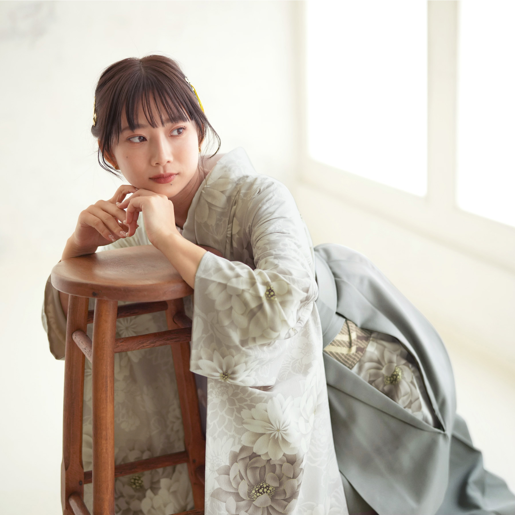 509z34☆玉城ティナ×紅一点 振袖 高身長 古典柄レトロ☆美品