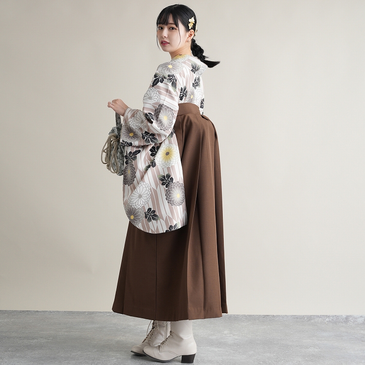 ニコアンティーク 2尺袖着物 袴 2点セット 袴91cm（身長153-158cm） 袴セット 卒業式 大学生 着物 女性 花 ベージュ系 女性 ladies 黒 ブラック モノトーン 縞 ストライプ 重ね衿縫い付済 中古 販売 着物と袴の2点セット 小学生 謝恩会 おしゃれ USED リサイクル ニコアンティーク 2尺袖着物 袴 2点セット 袴91cm（身長153-158cm） 袴