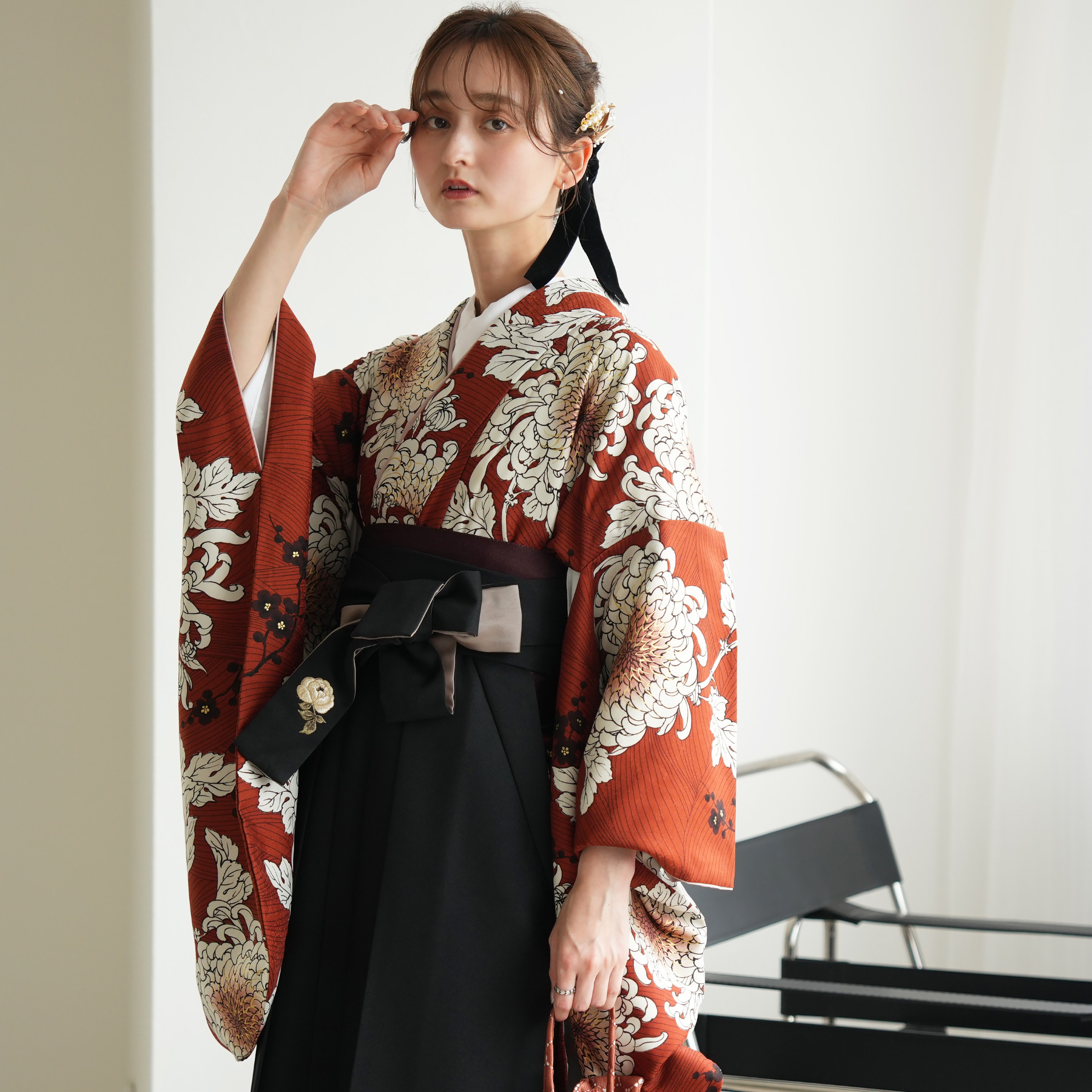 袴 レンタル 卒業式 2尺袖着物 袴 17点セット そしてゆめ レトロ モダン 花 グレー系 淡いグレーに色づく椿 袴 レンタル 卒業式 2尺袖着物 17点セット そしてゆめ レトロ モダン