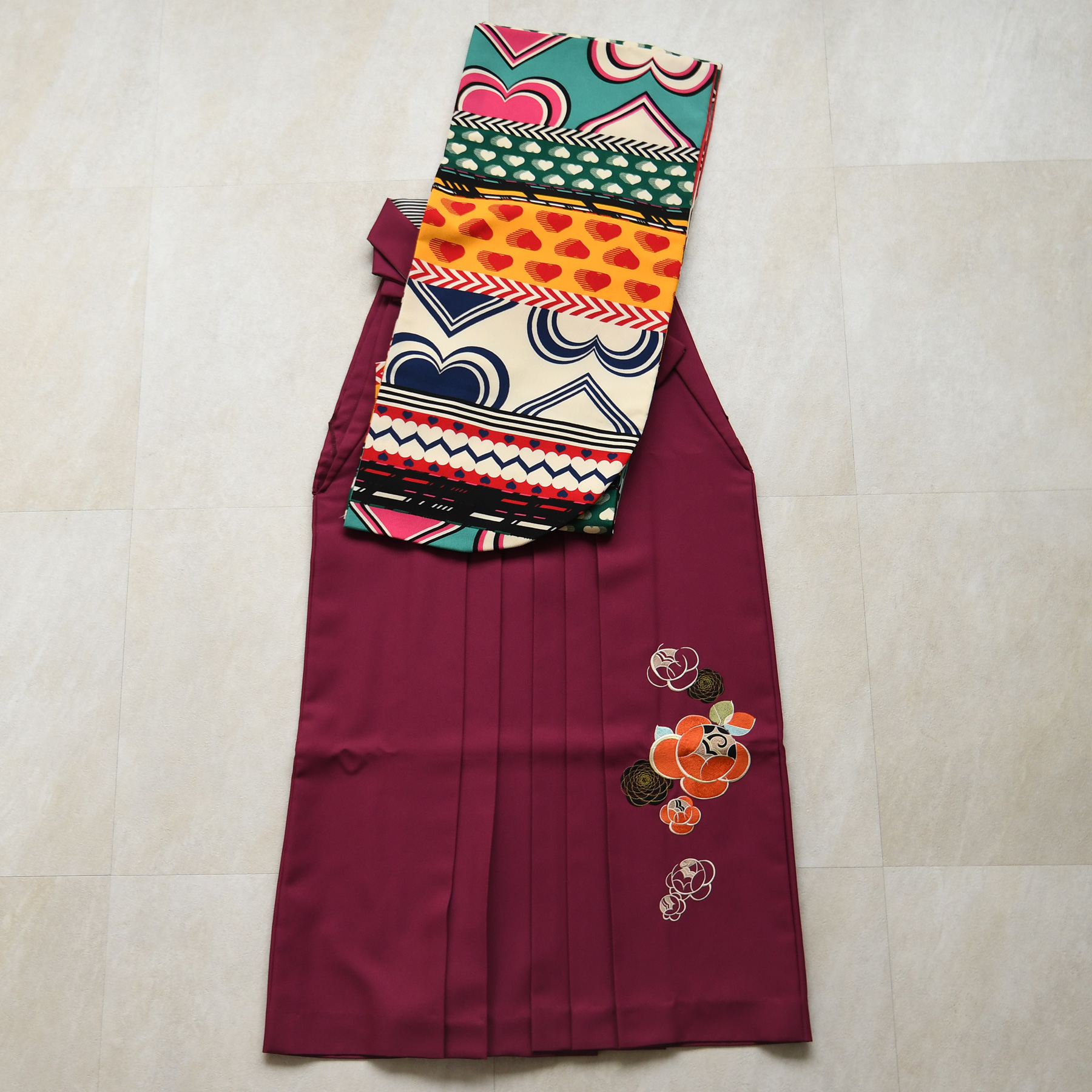 2尺袖 ブランド ポリエステル着物 モダンアンテナ 銀彩 袴用 躾糸付き 2尺袖 ブランド ポリエステル着物 モダンアンテナ 銀彩 袴用 躾糸付き