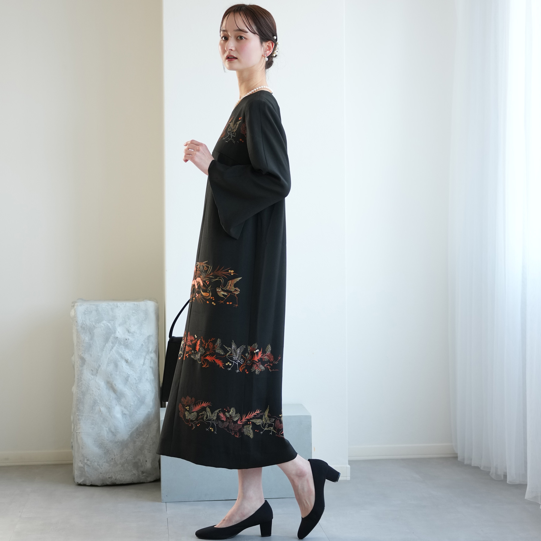 一点物　正絹　着物　ドレス　ロング　kimono dress 黒　ブラック　鶴 レンタル ドレス 単品 フリーサイズ 朱赤の松鶴文様 ワンピース