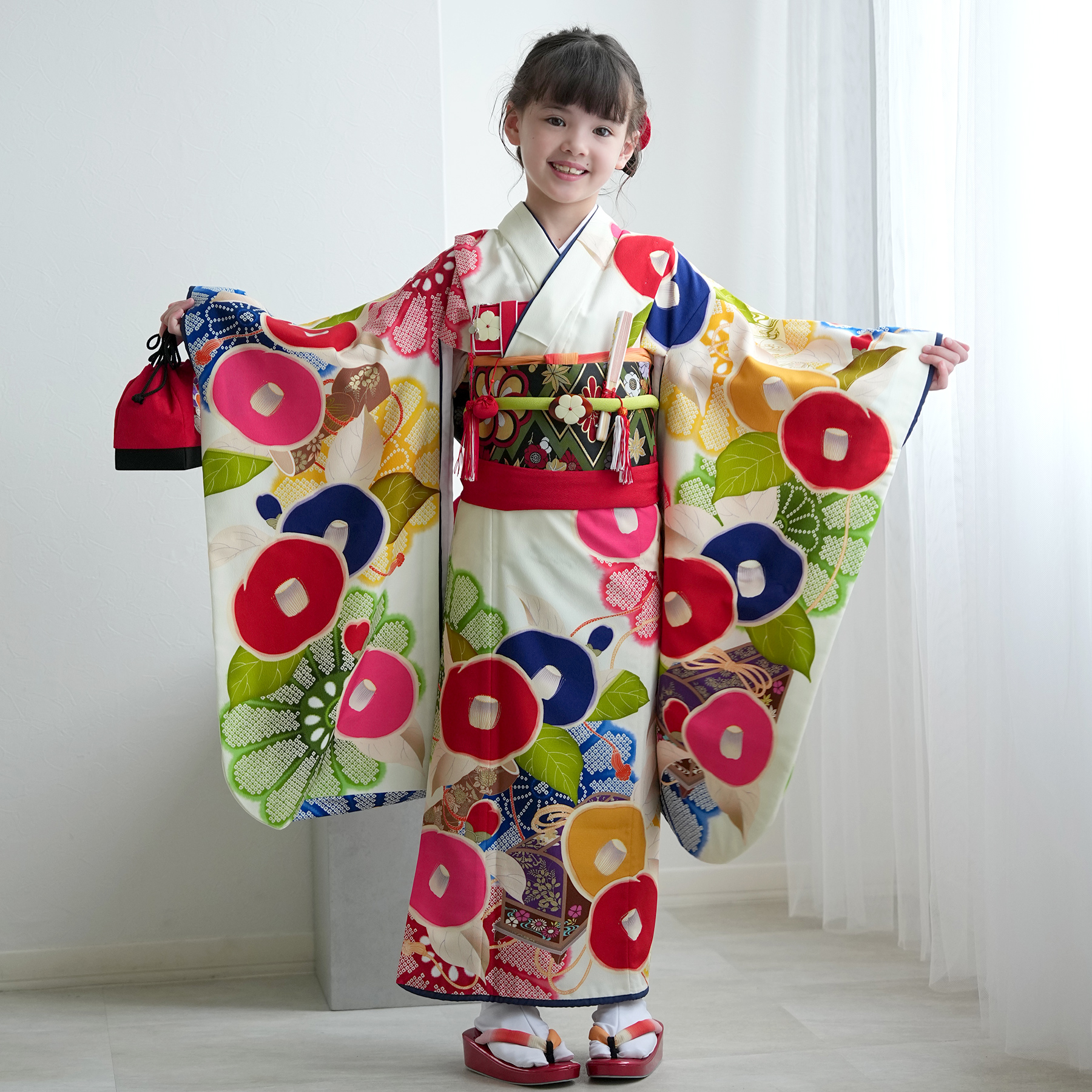 七五三7歳レトロアンティークカラフル大柄 七五三 アンティーク着物 7歳レトロ