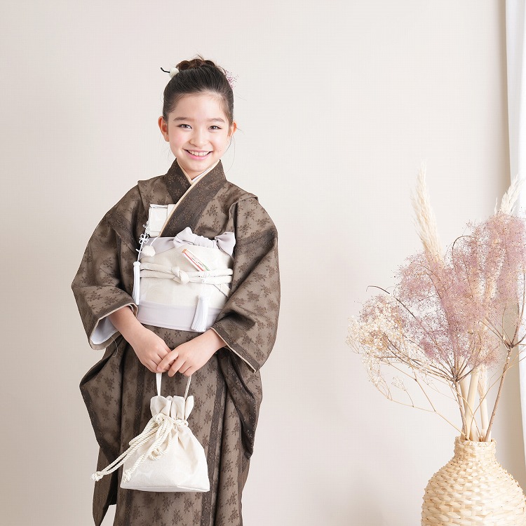 七五三7歳様　レトロ柄 レンタル 七五三 7歳 着物 ひよこ商店 古典柄 レトロ 四つ身 花