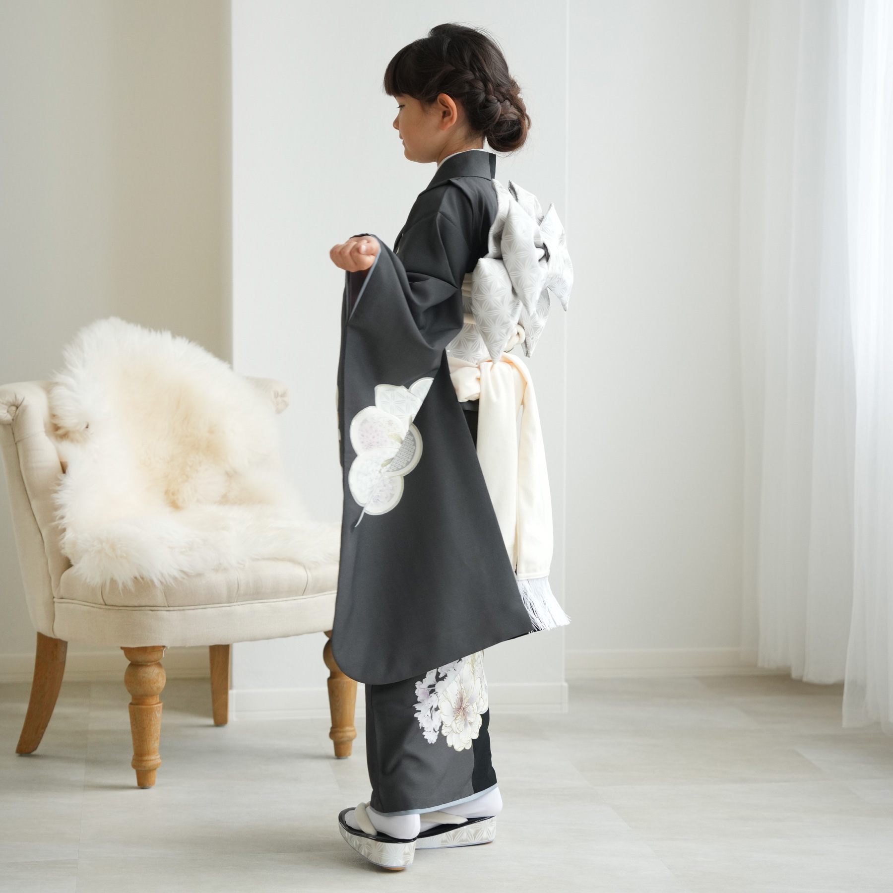 【美品】　utatane 七五三 着物 3歳 女の子 日本製レース　フルセット レンタル】七五三 3歳 着物 utatane 女の子 レース 被布セット