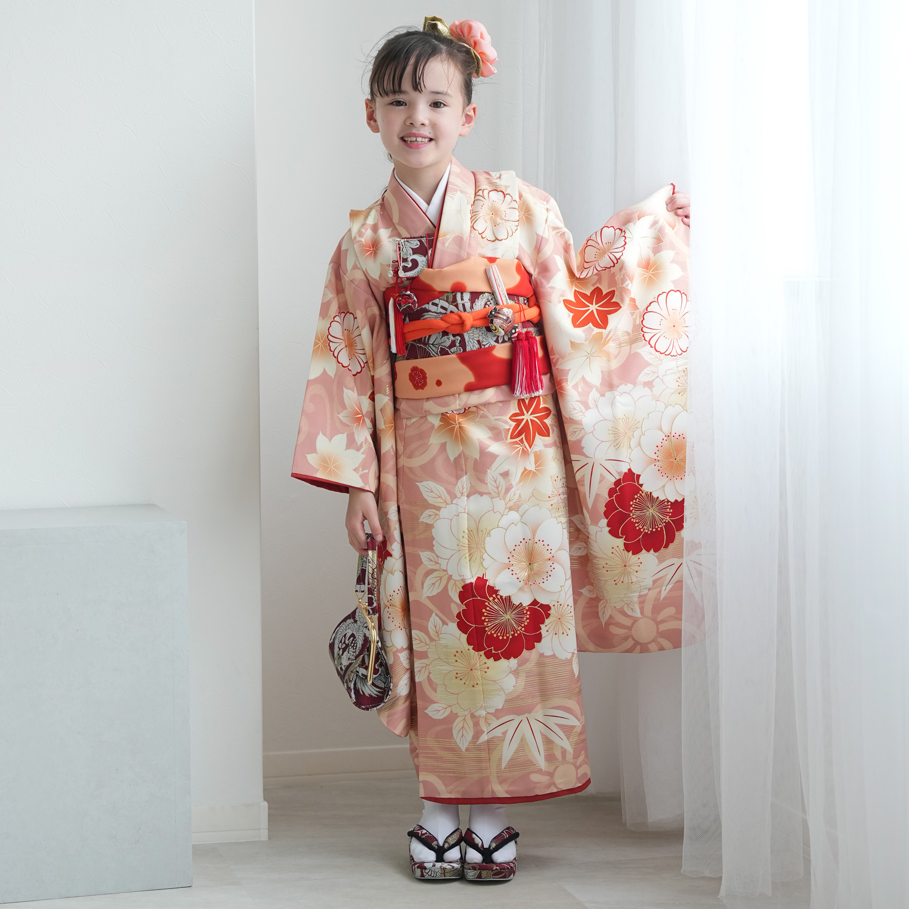 女児四つ身祝着　赤色 花柄 鶴模様 重ね襟　和装　着物　浴衣　七五三　絵羽板 七五三 着物 四つ身 セット 女の子 7歳 7才 絵羽柄 着物セット