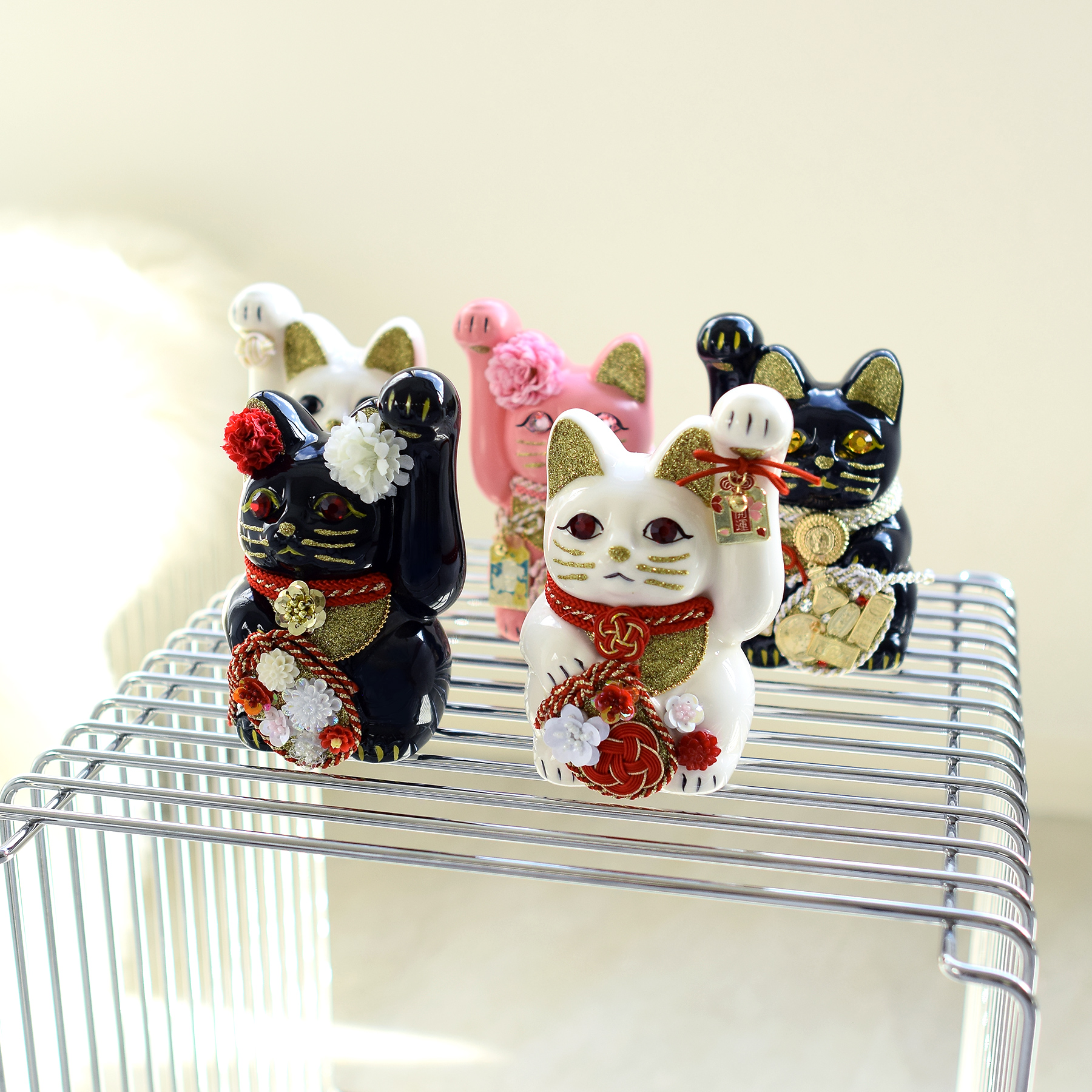 招き猫 置物 おしゃれ ニコアンティーク×ご縁猫 梅（うめ） 4号 白