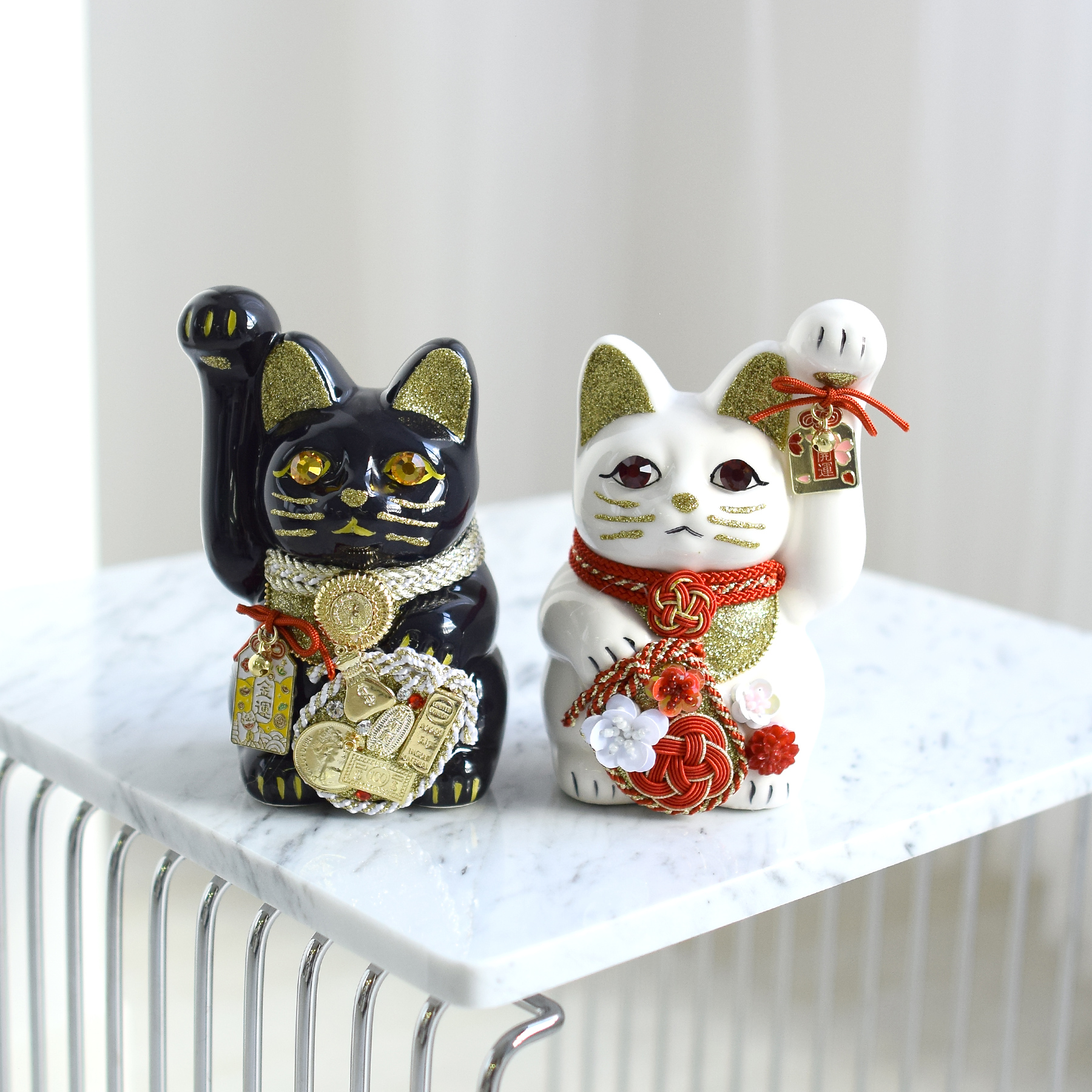 招き猫 置物 おしゃれ ニコアンティーク×ご縁猫 梅（うめ） 4号 白