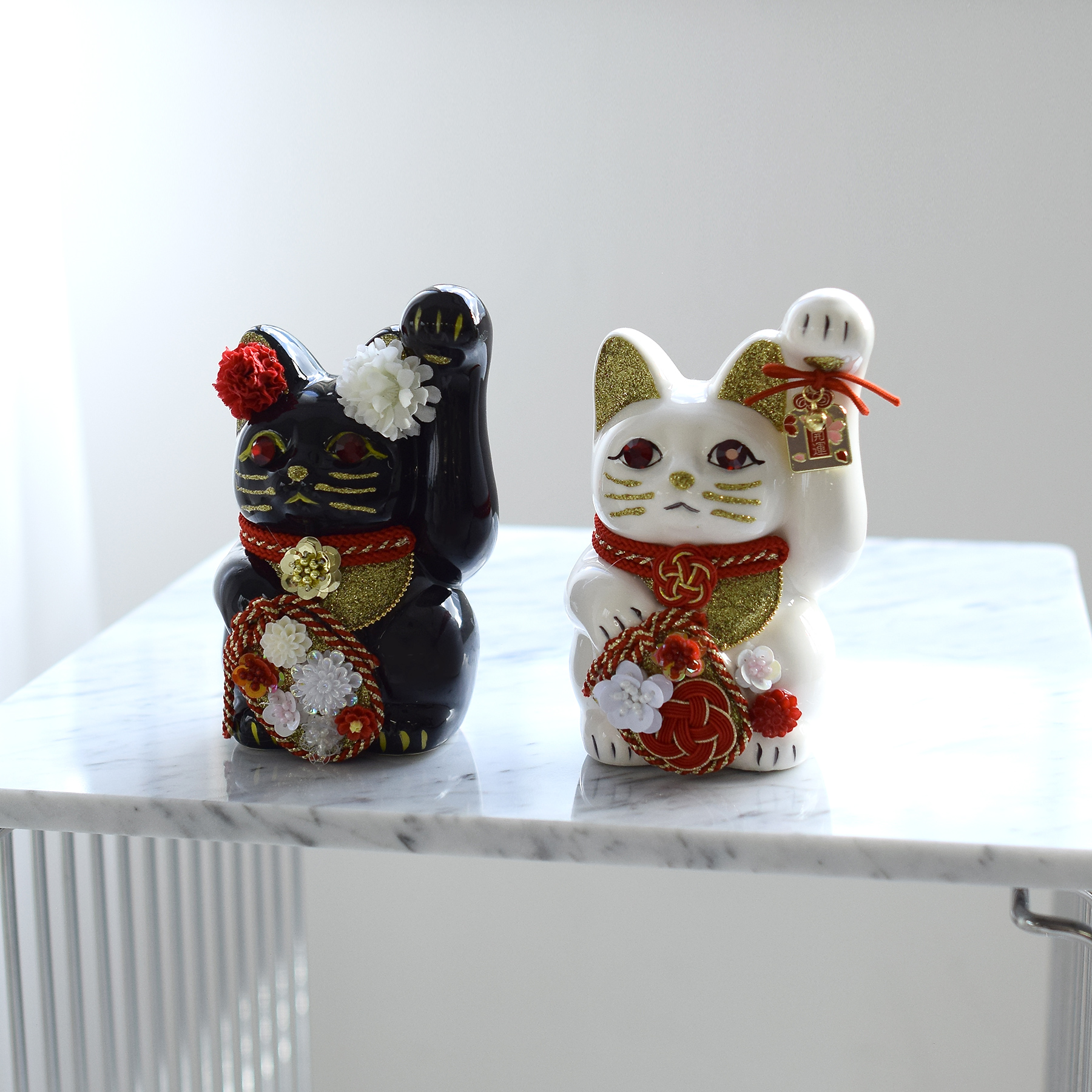 招き猫 置物 おしゃれ ニコアンティーク×ご縁猫 梅（うめ） 4号 白