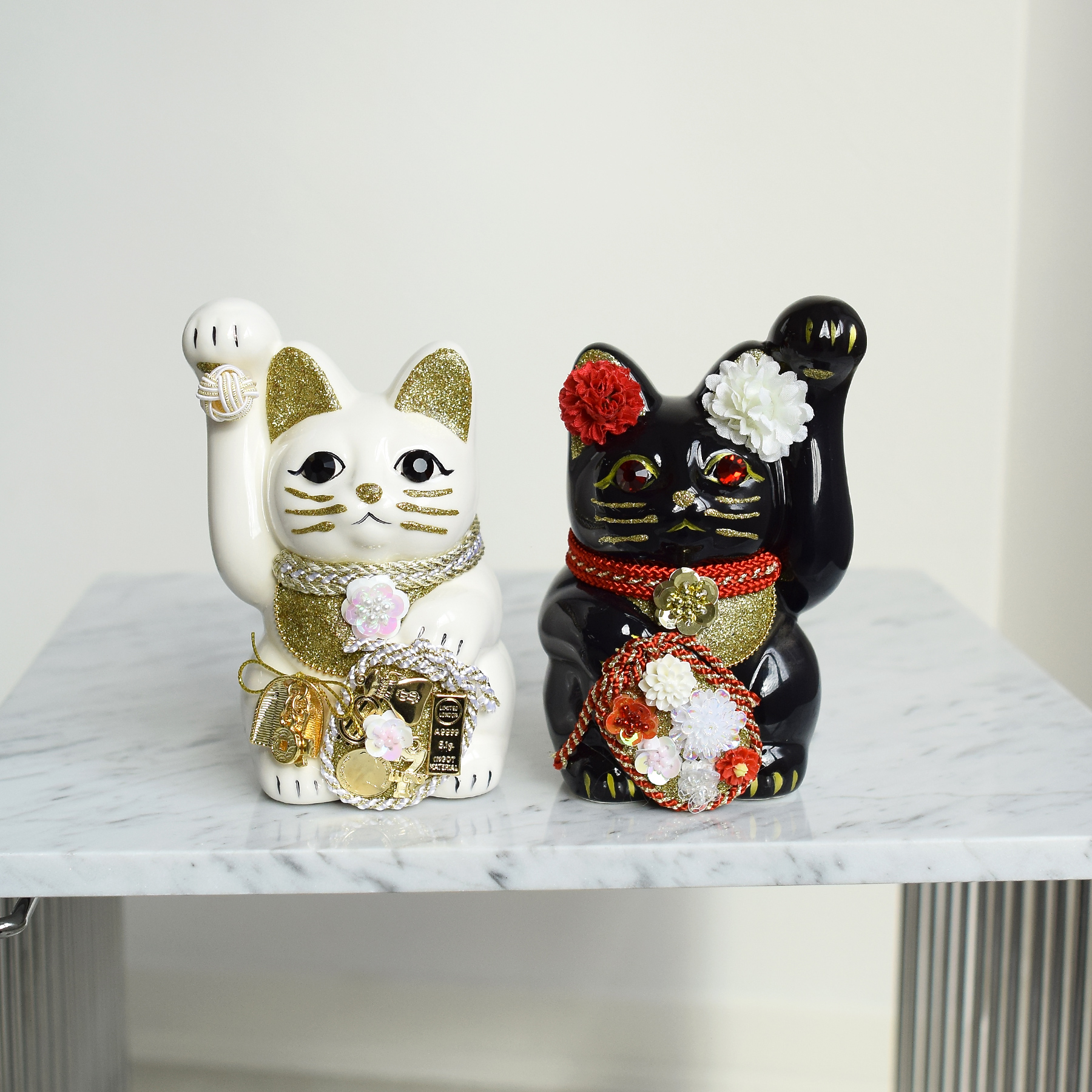 【美品】ねこ　白猫　招き猫　陶器　置物　インテリア　工芸品　美術品　A3303 Amazon.co.jp: 猫 白猫 眠り猫 陶器 置物 インテリア 工芸 美術