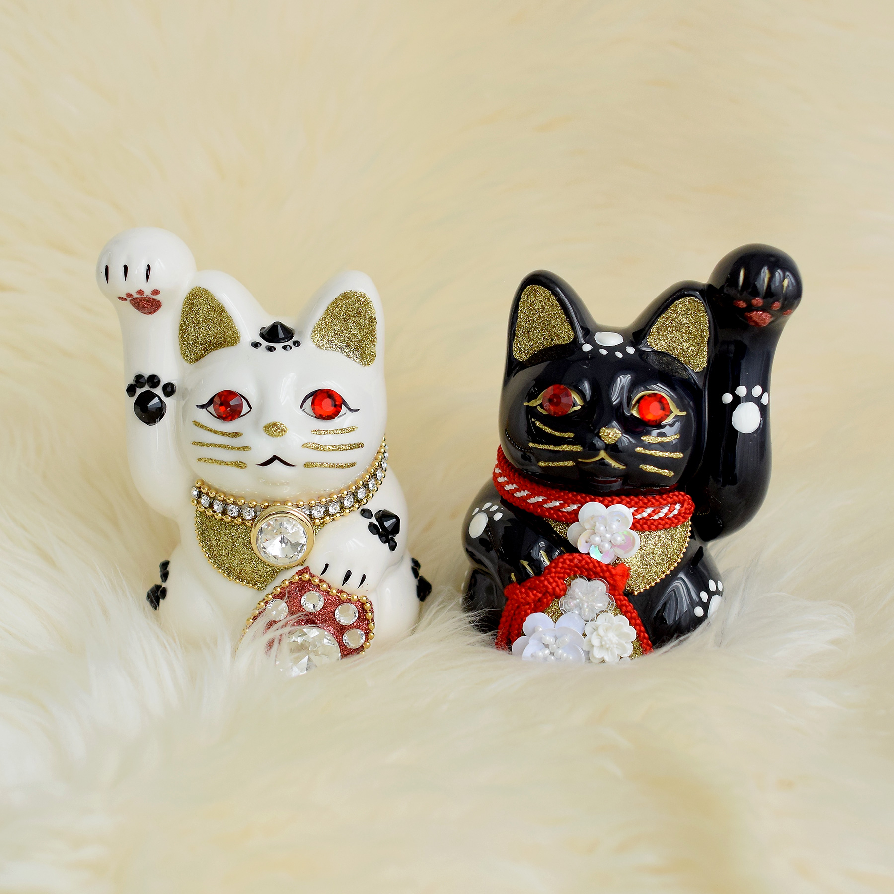大正時代　手塗り色絵　可愛い招き猫　招福　縁起物　陶器　置物　25センチ 大正時代 手塗り色絵 可愛い招き猫 招福 縁起物 陶器 置物 25センチ