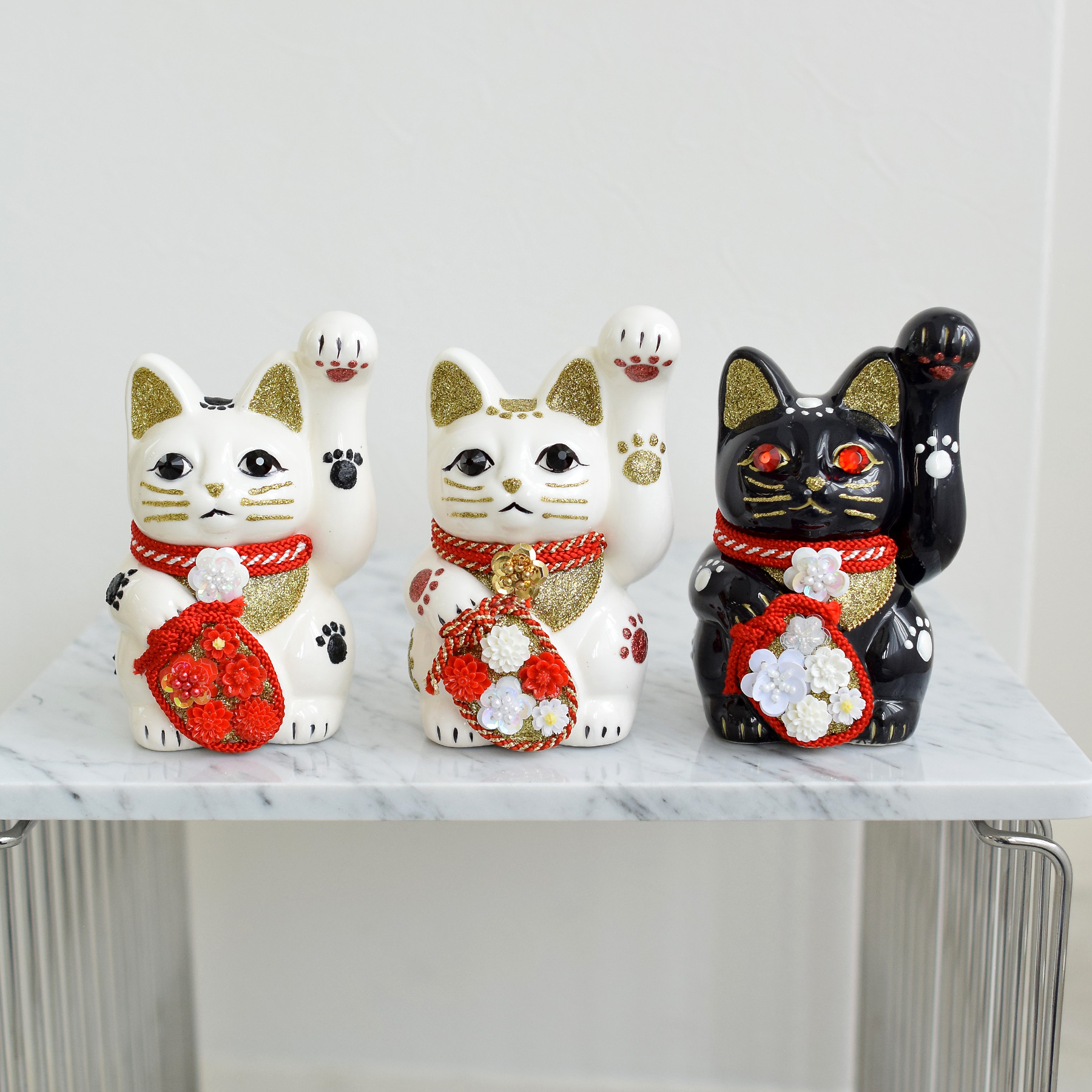 招き猫 置物 おしゃれ ニコアンティーク×ご縁猫 ねこ球子 手ぬぐい 2点