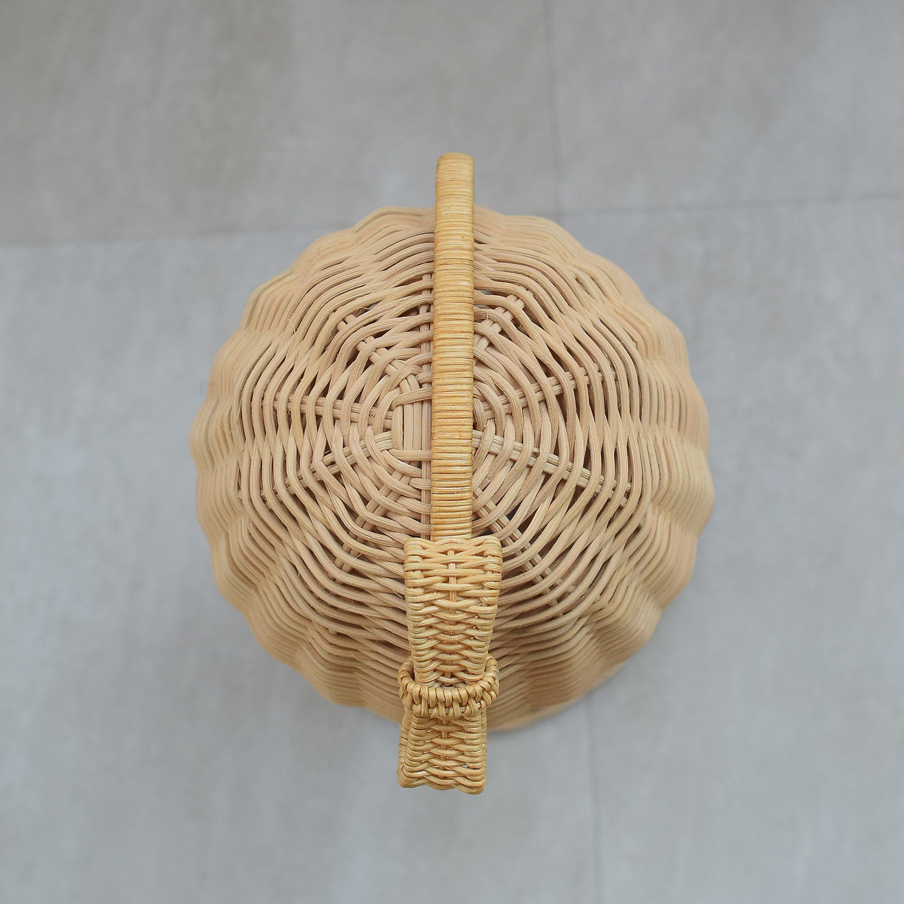 髪飾り　ハンドメイド　新品未使用　カチューシャ お花のカチューシ くすみピンク ホワイト 成人式用髪飾り ウェディング