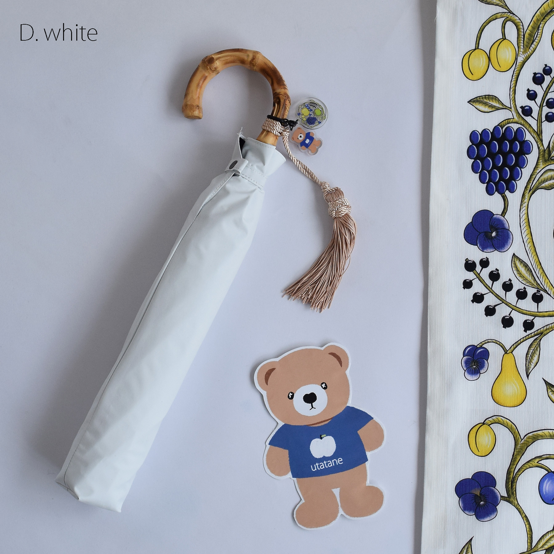 未使用品✨ utatane × Kuovi 折りたたみ日傘 完全遮光 晴雨兼用 utatane 日傘 完全遮光 折りたたみ 内ストラップ付 utatane