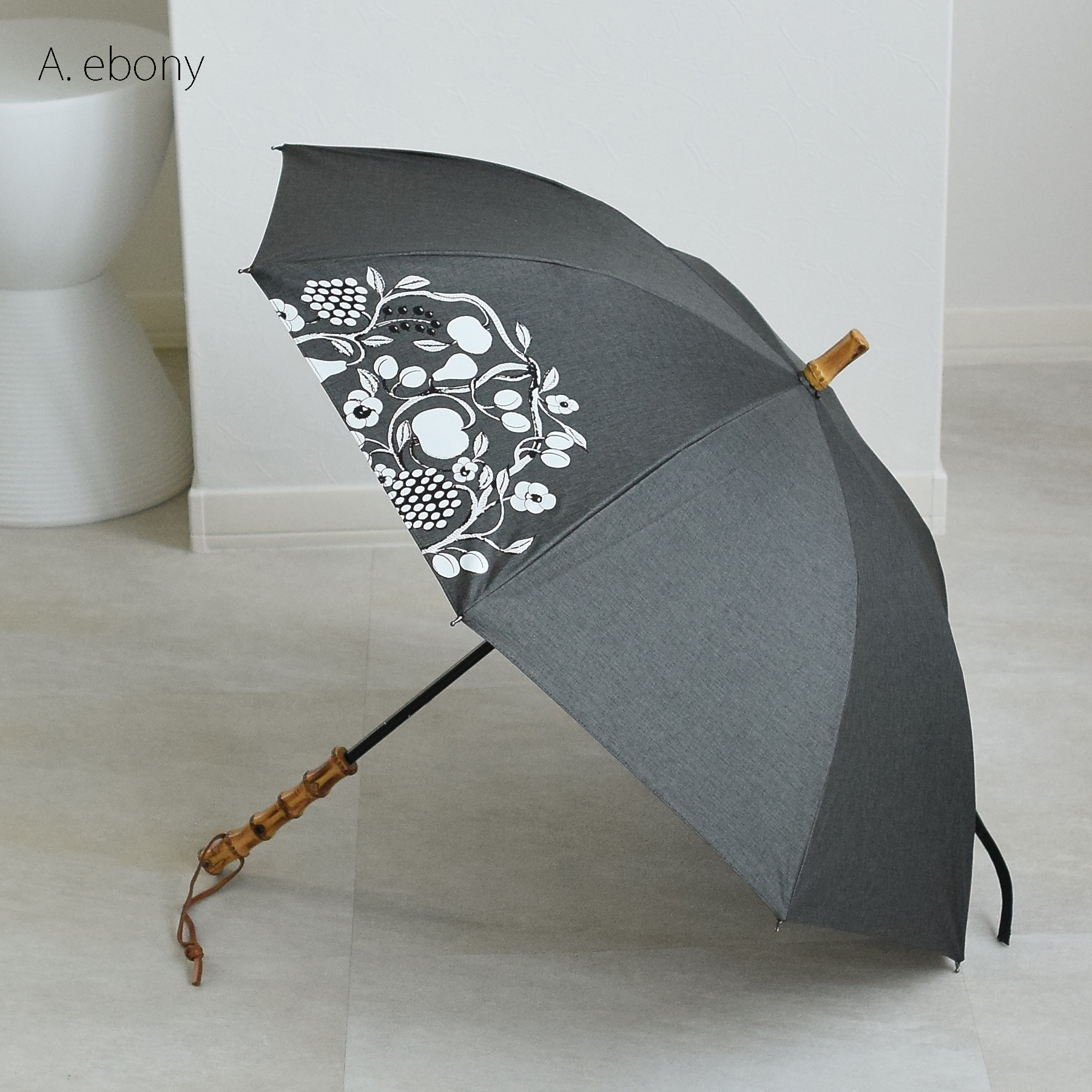 utatane 日傘 楽天市場】【30％OFF】【utatane 100％完全遮光日傘 47cm