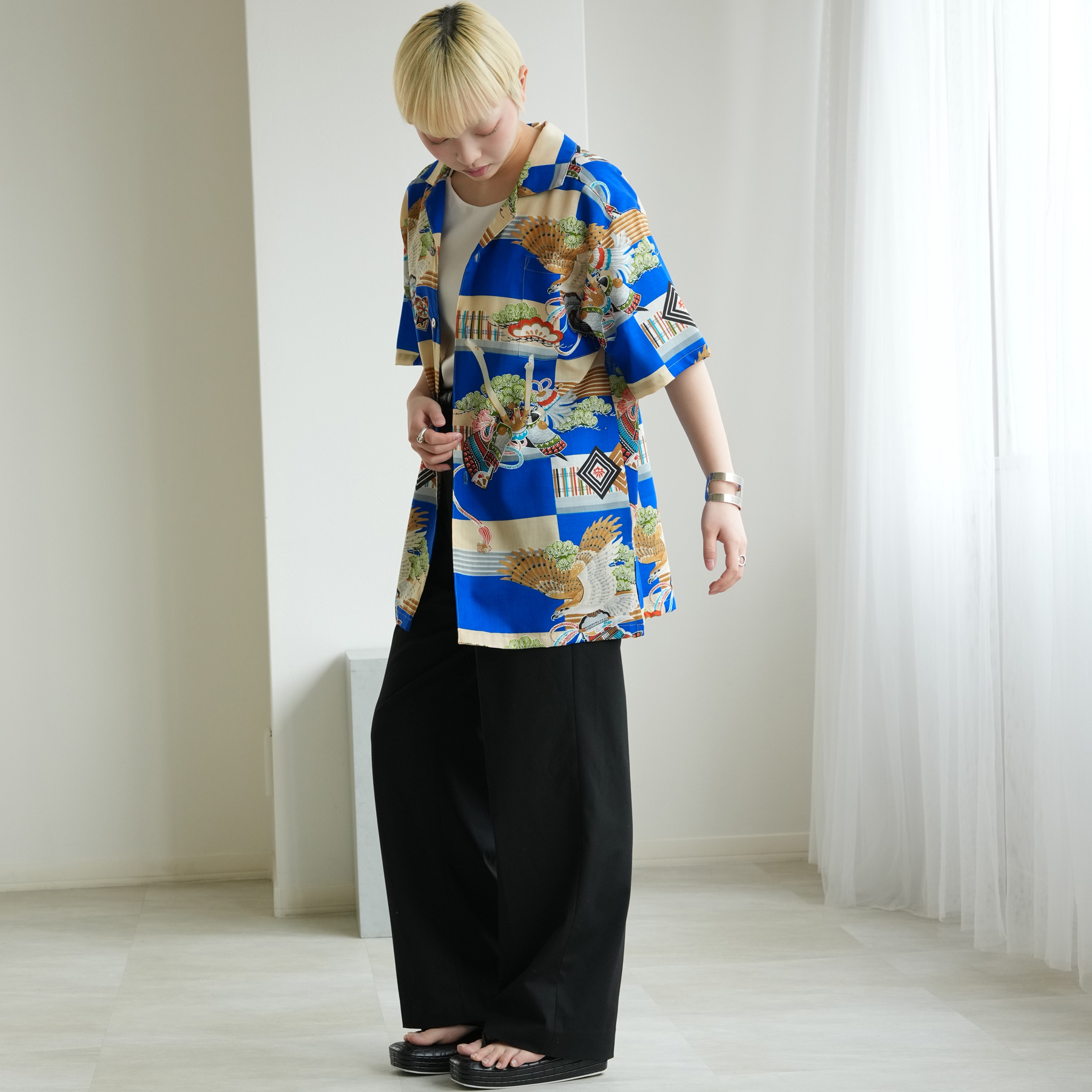 着物リメイク シャツ ブラウス レディース maison utatane  No.BL03 蒼を纏う兜鷹 一点物 ウール 日本製 青 11号 Lサイズ相当の画像
