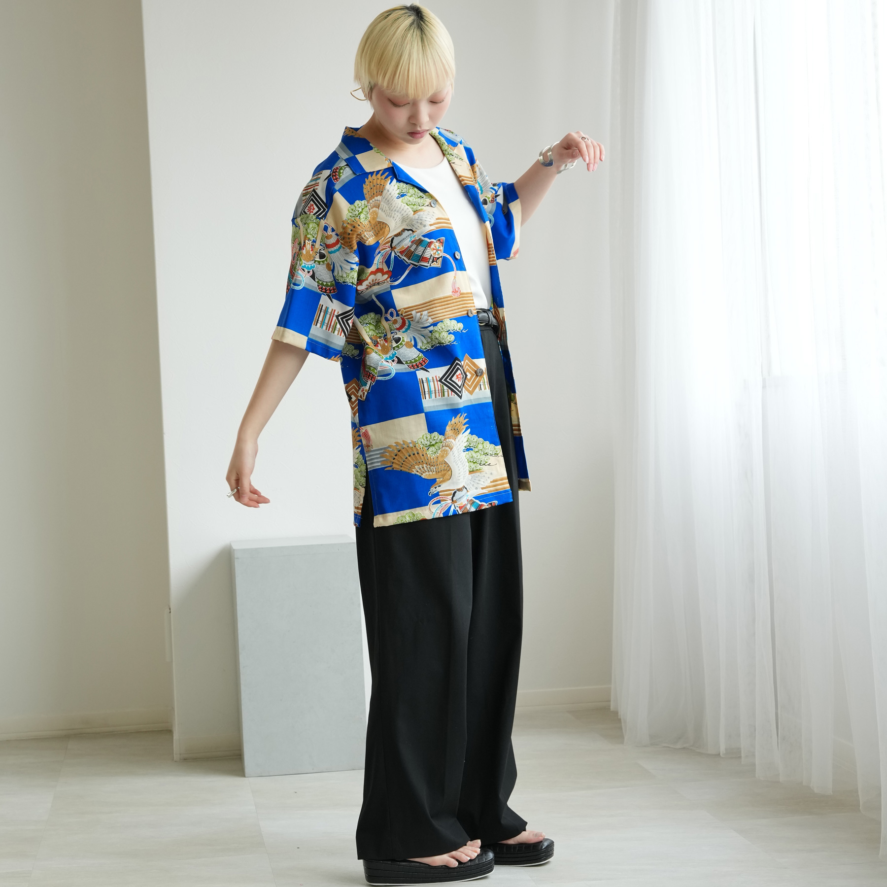 着物リメイク シャツ ブラウス レディース maison utatane  No.BL03 蒼を纏う兜鷹 一点物 ウール 日本製 青 11号 Lサイズ相当の画像