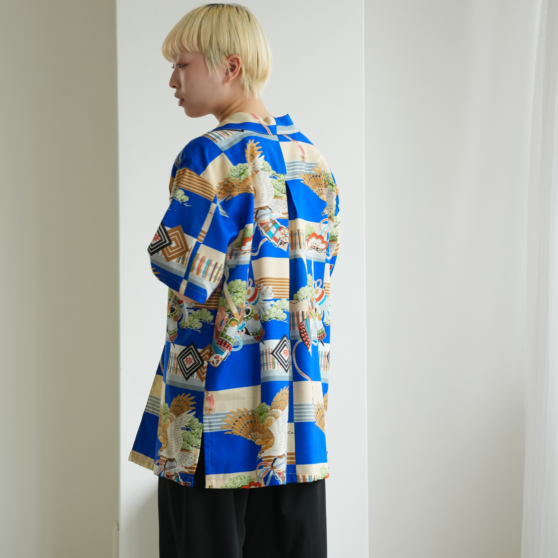 着物リメイク シャツ ブラウス レディース maison utatane  No.BL03 蒼を纏う兜鷹 一点物 ウール 日本製 青 11号 Lサイズ相当の画像