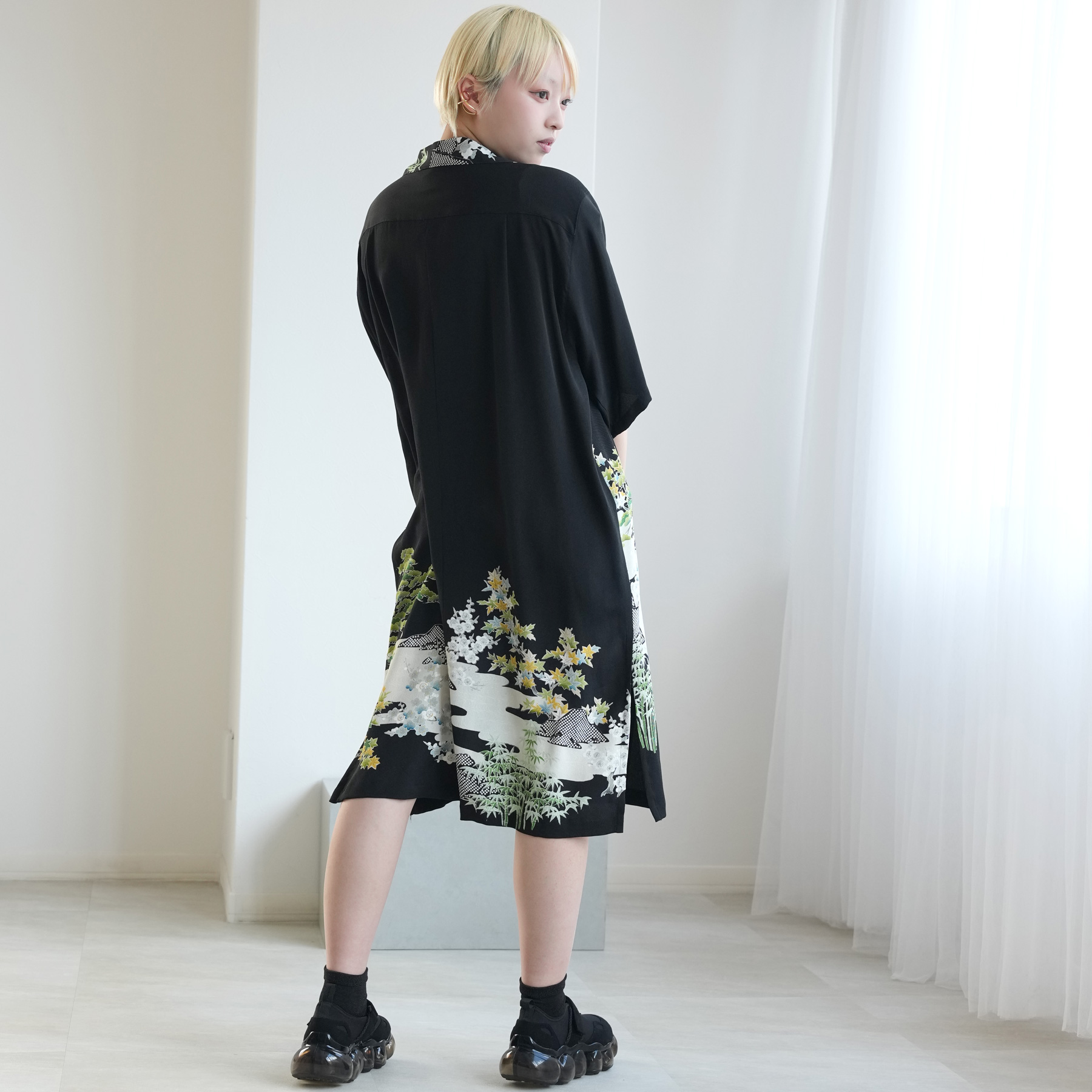 着物リメイク シャツ ブラウス レディース メンズ ユニセックス ロングシャツ maison utatane  No.BL05 風を纏う翠 一点物 正絹 日本製 3Lサイズ 黒の画像