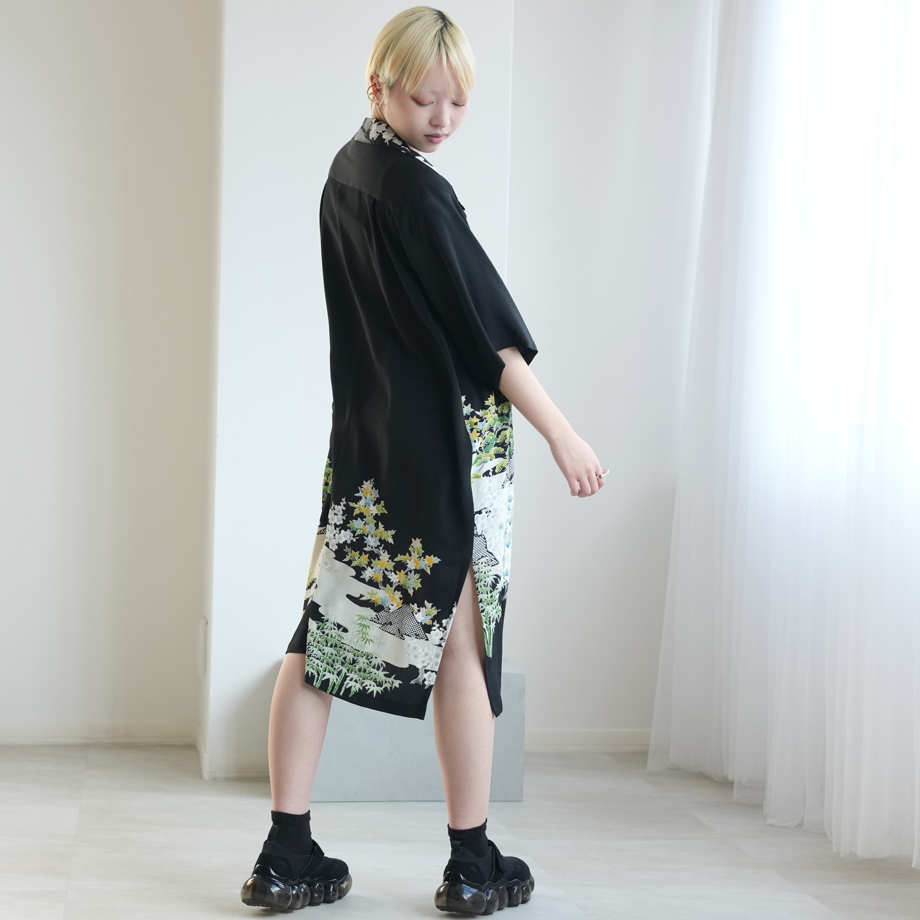 着物リメイク シャツ ブラウス レディース メンズ ユニセックス ロングシャツ maison utatane  No.BL05 風を纏う翠 一点物 正絹 日本製 3Lサイズ 黒の画像