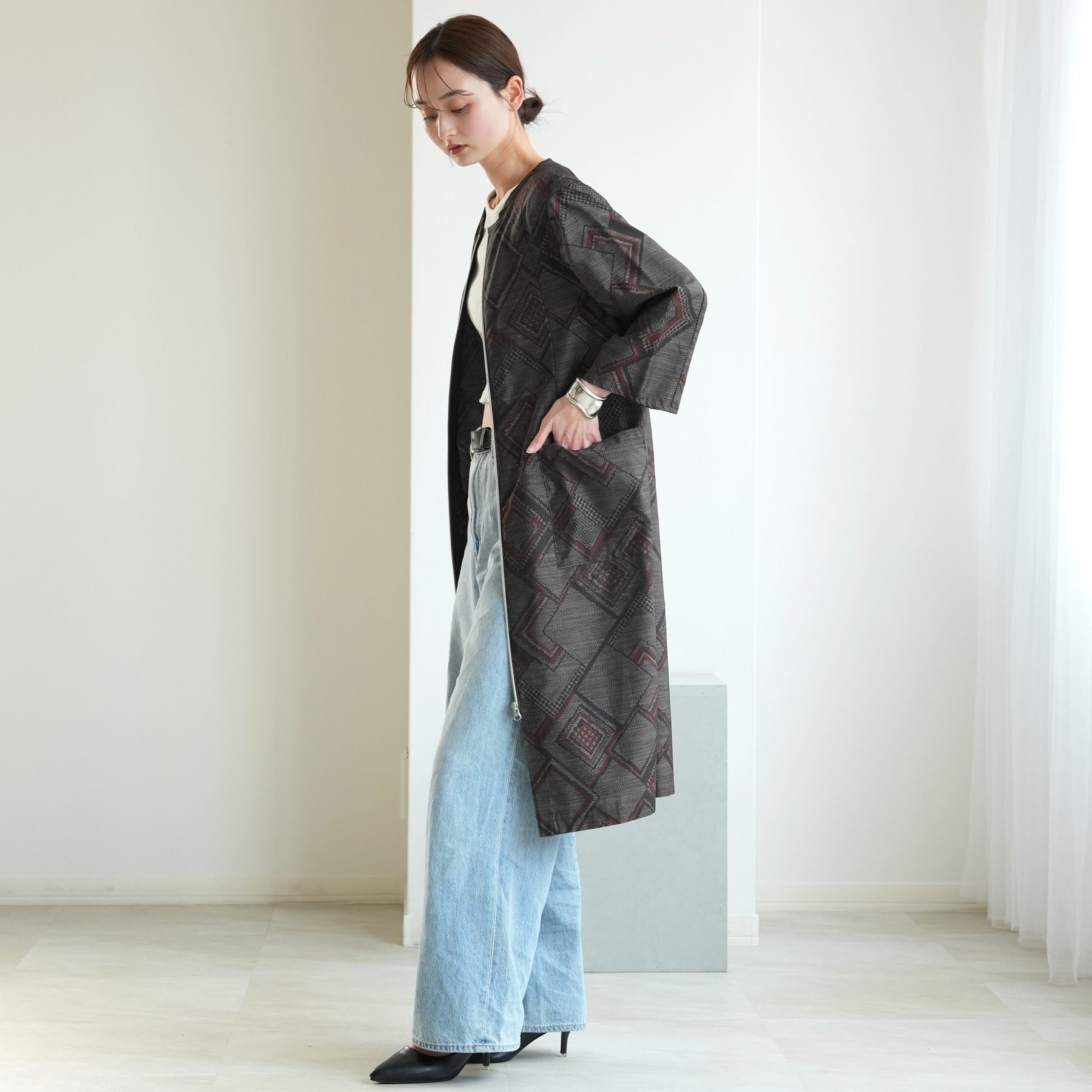 着物リメイク maison utatane｜No.CT02｜幾何学の夜香 一点物｜正絹｜日本製 はおり ロング フリーサイズの画像