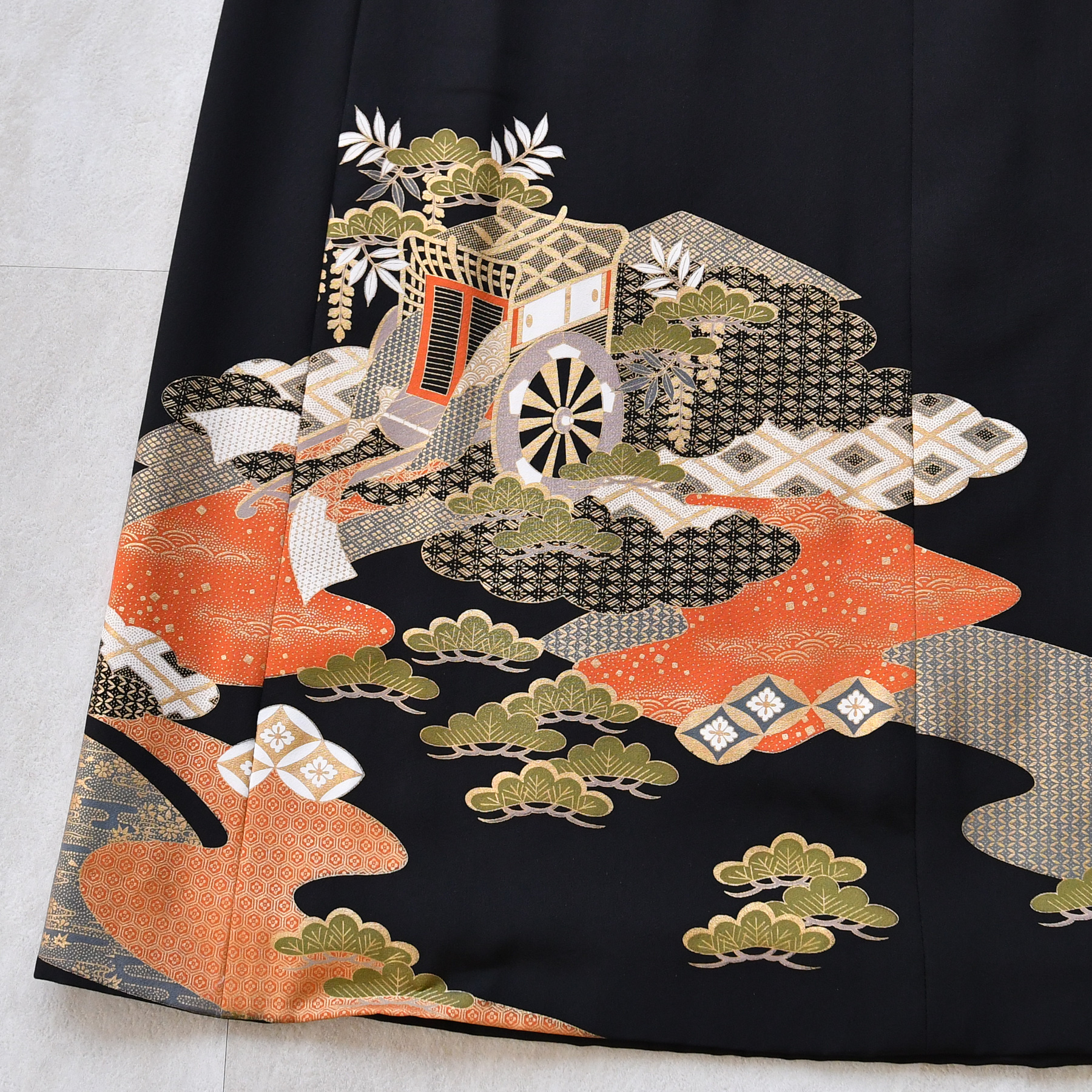 狛犬　着物リメイク　大小2個セット 有田陶片物語＞陶山神社の磁器製狛犬 修復終え1年ぶりに里帰り | まち