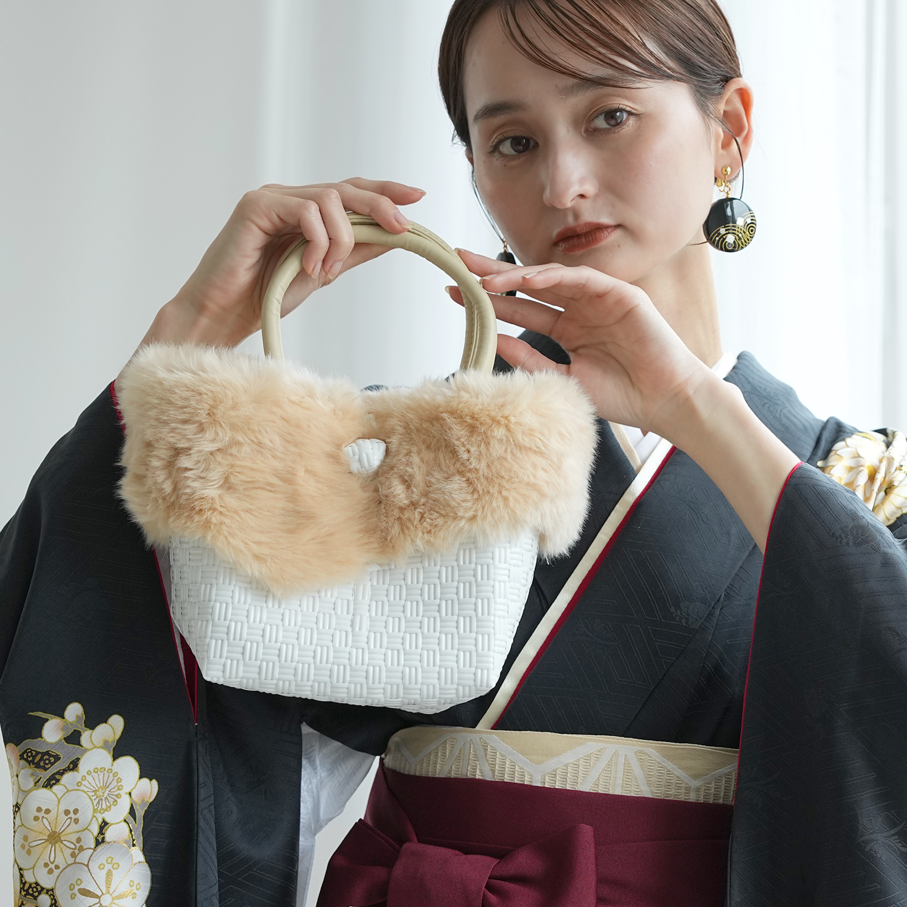 ファー付ミニトートバッグ 羊革×プレミアムリサイクル ホワイト
