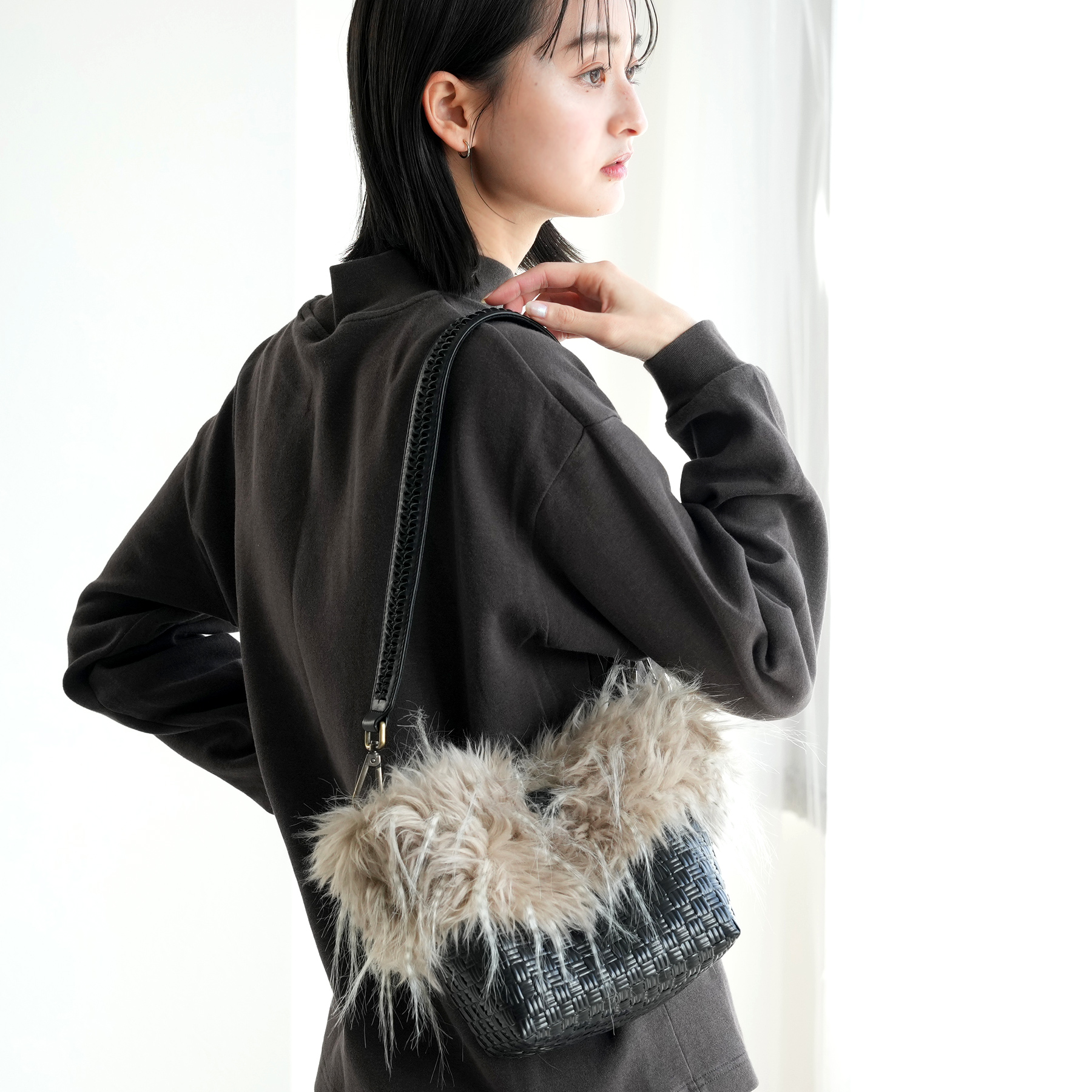 ファー付2wayミニショルダーバッグ 羊革×プレミアムリサイクル