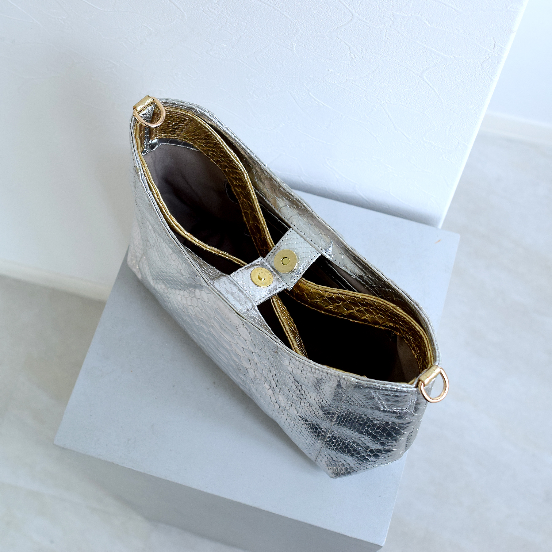 バッグ レディース レザー PYTHON パイソン ウェーブトートバッグ ミニ