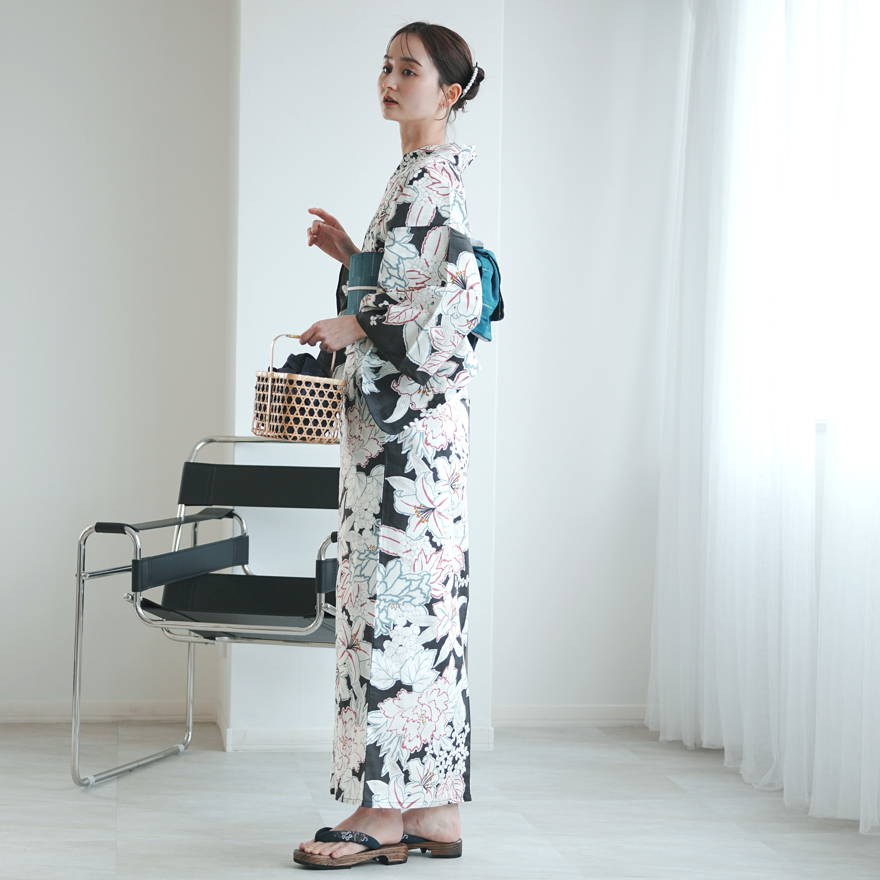 utatane 浴衣 単品 レディース 高級変わり織 鈍鉄紺に敷き詰められた