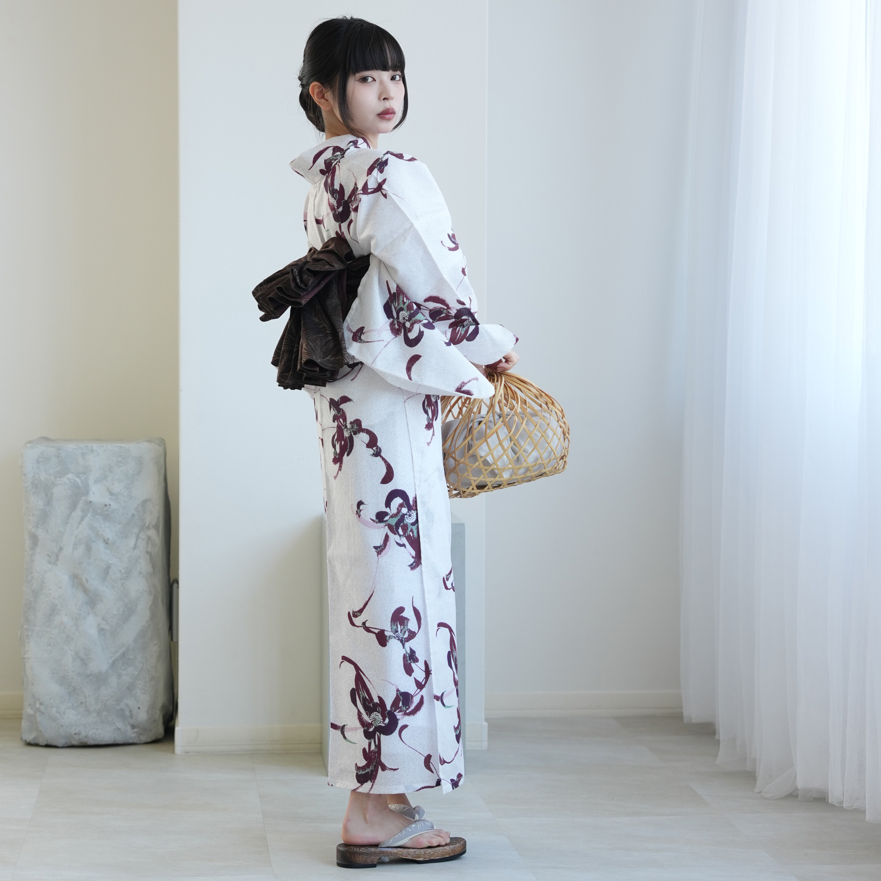 utatane 浴衣 単品 レディース 高級変わり織 赤紫とグリーンの乱菊