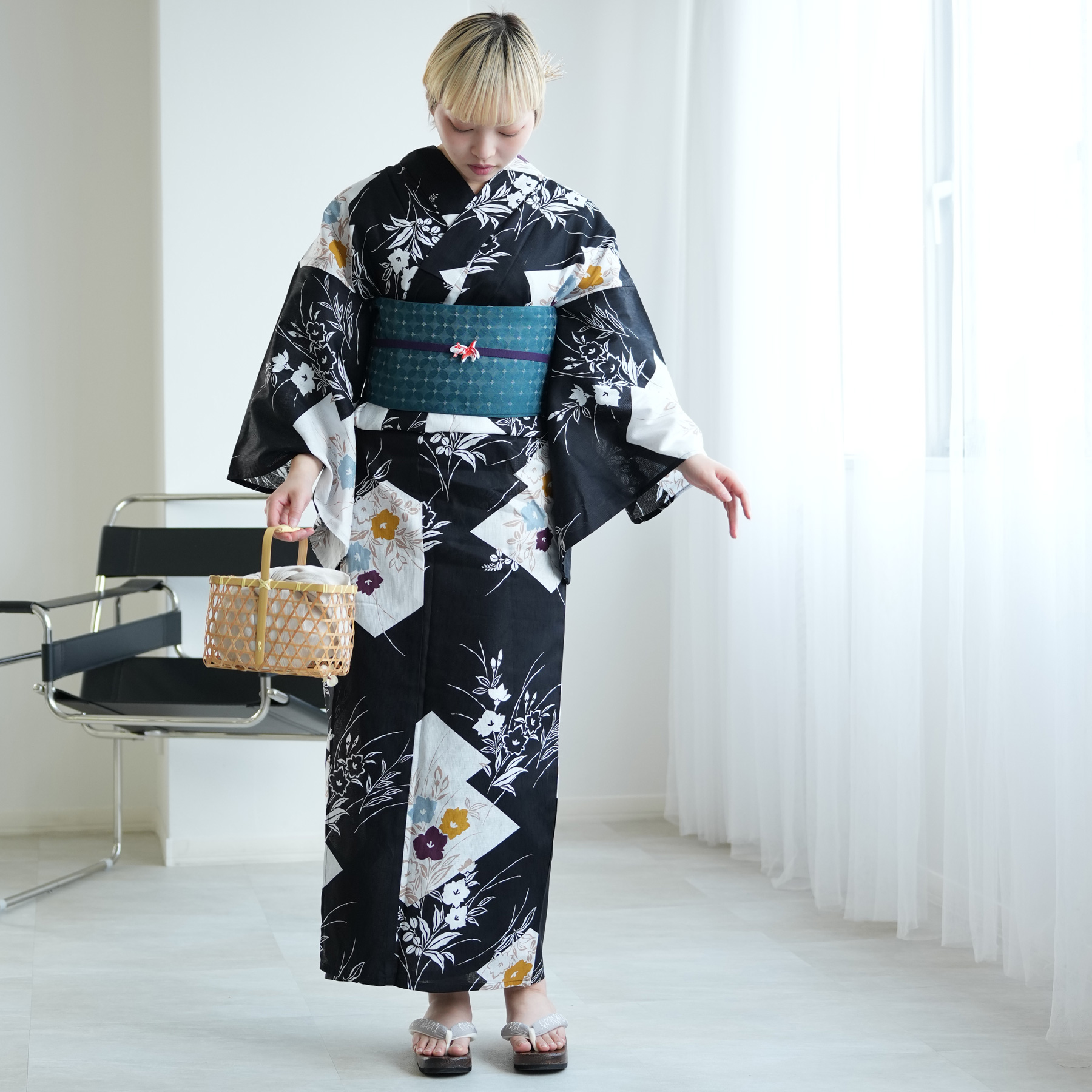 utatane 浴衣 単品 レディース 高級変わり織 ブラックに松皮菱取と桔梗