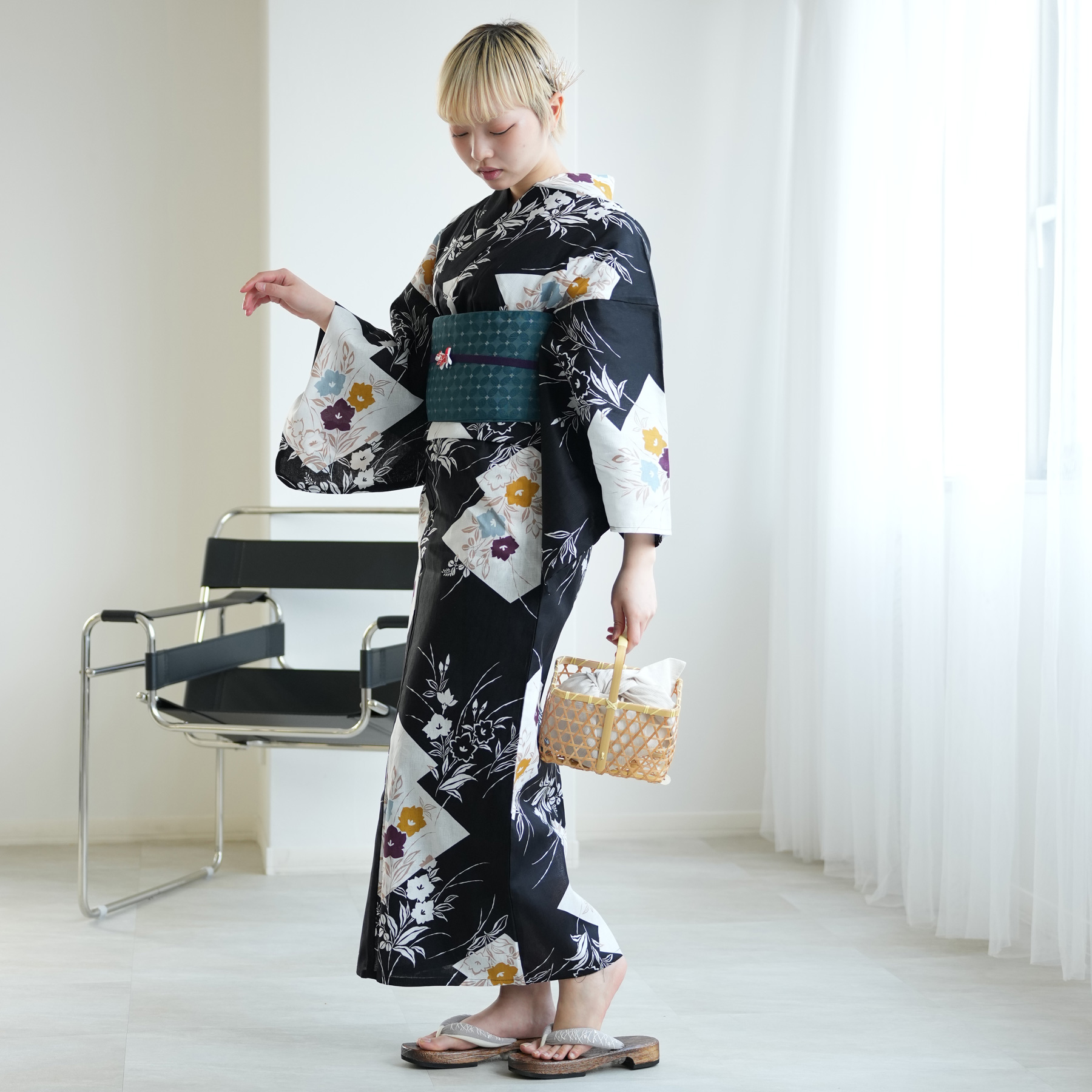 ✅新品【ブラックに松皮菱取と桔梗】 utatane ウタタネ 浴衣単品 utatane 浴衣 単品 レディース 高級変わり織 ブラックに松皮菱取と桔梗