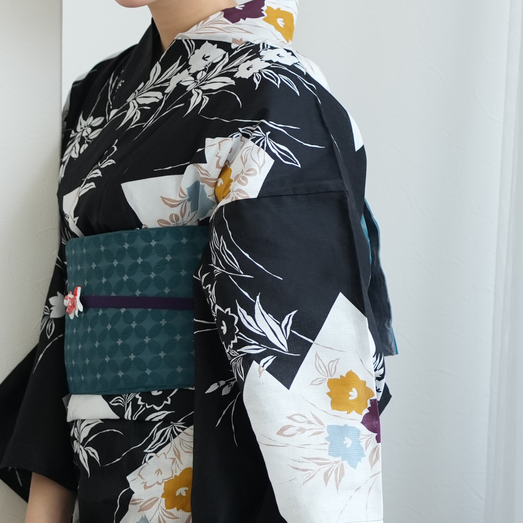 utatane 浴衣 単品 レディース 高級変わり織 ブラックに松皮菱取と桔梗