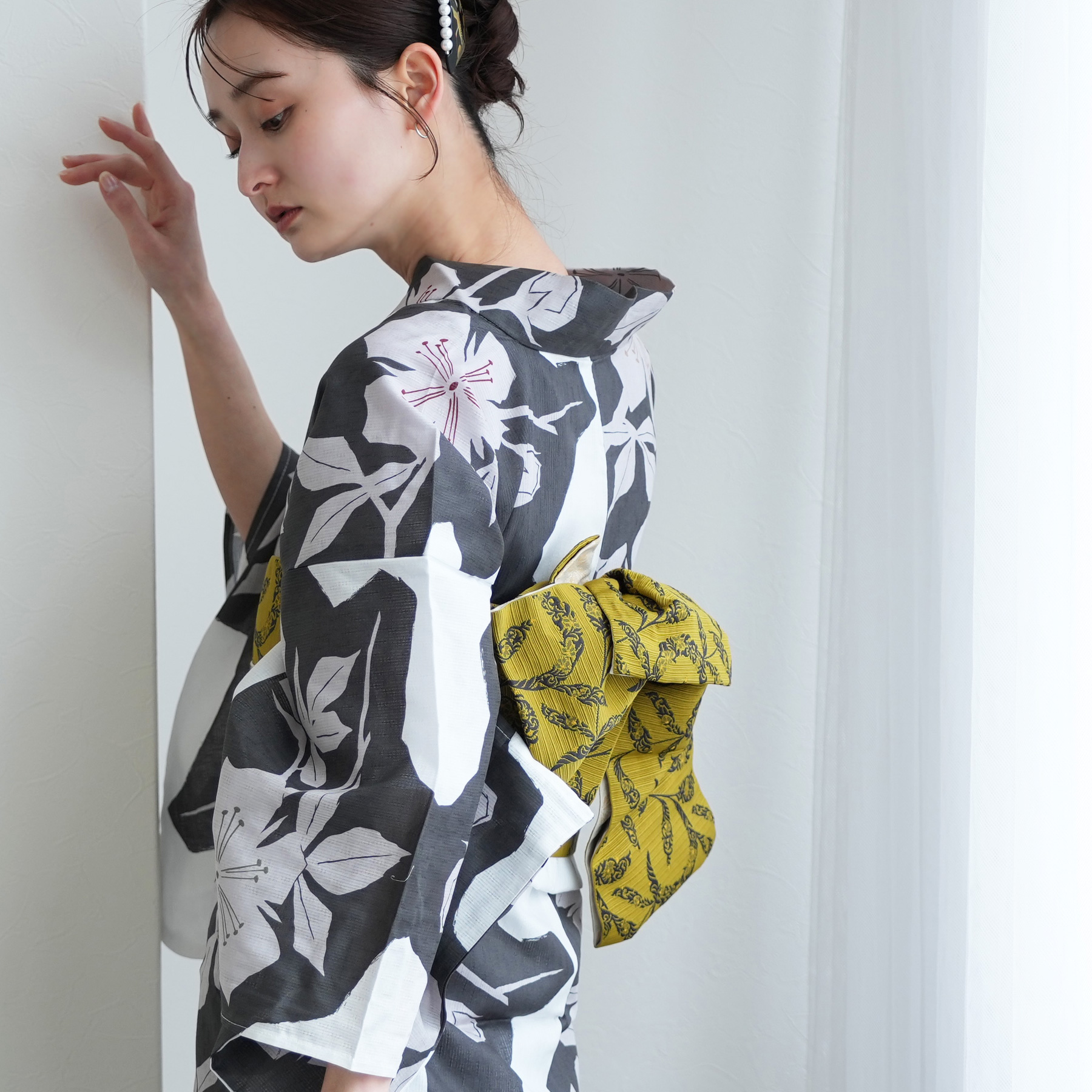 utatane 浴衣 単品 レディース 高級変わり織 白地に墨色の花切り絵