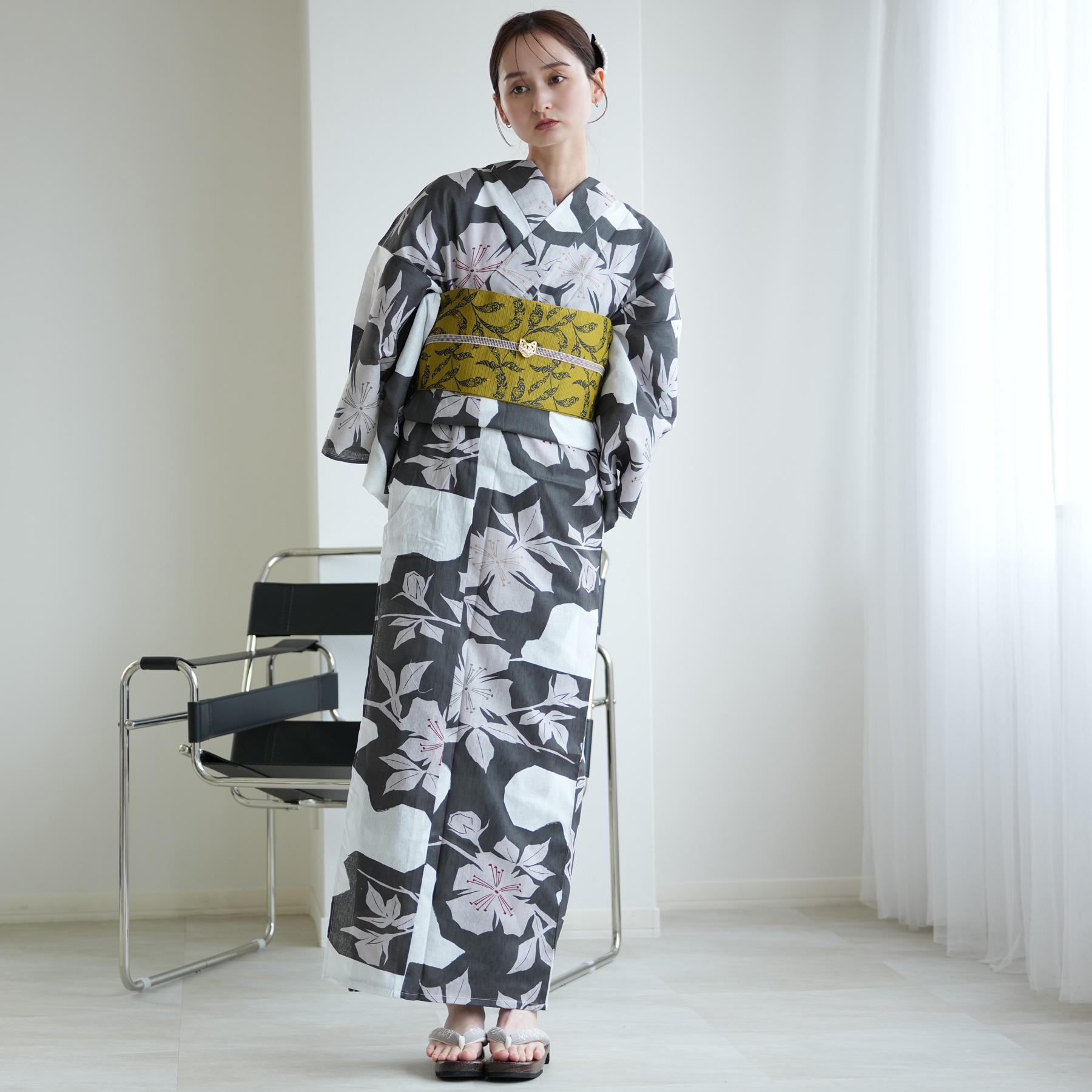 ✅新品【白地に墨色の花切り絵】 utatane ウタタネ 浴衣単品 utatane 浴衣 単品 レディース 高級変わり織 白地に墨色の花切り絵