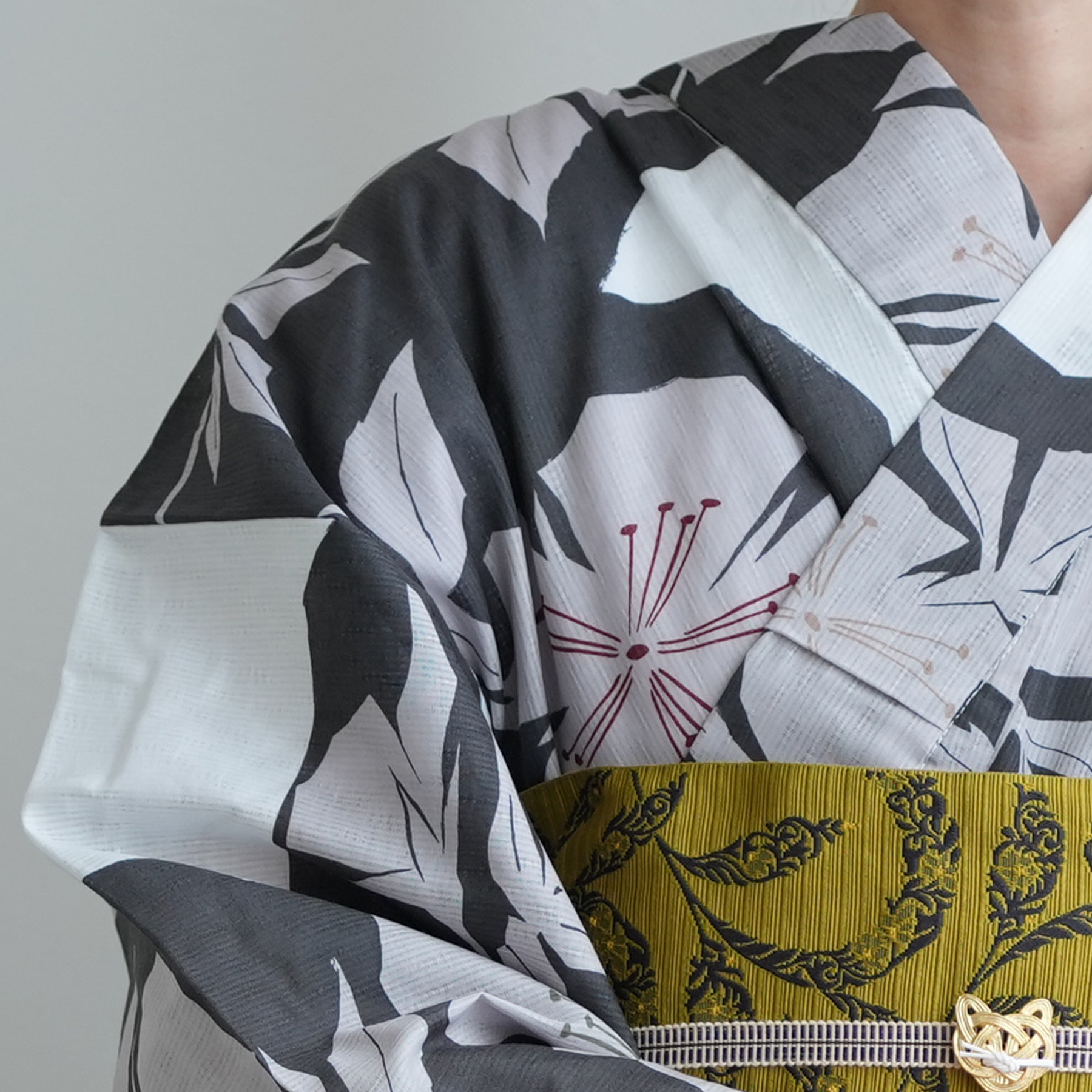 ✅新品【白地に墨色の花切り絵】 utatane ウタタネ 浴衣単品 utatane 浴衣 単品 レディース 高級変わり織 白地に墨色の花切り絵