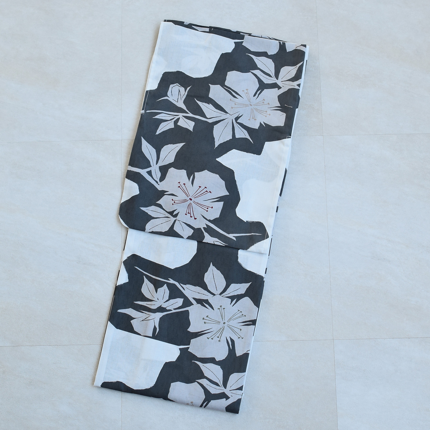 ✅新品【白地に墨色の花切り絵】 utatane ウタタネ 浴衣単品 utatane 浴衣 単品 レディース 高級変わり織 白地に墨色の花切り絵