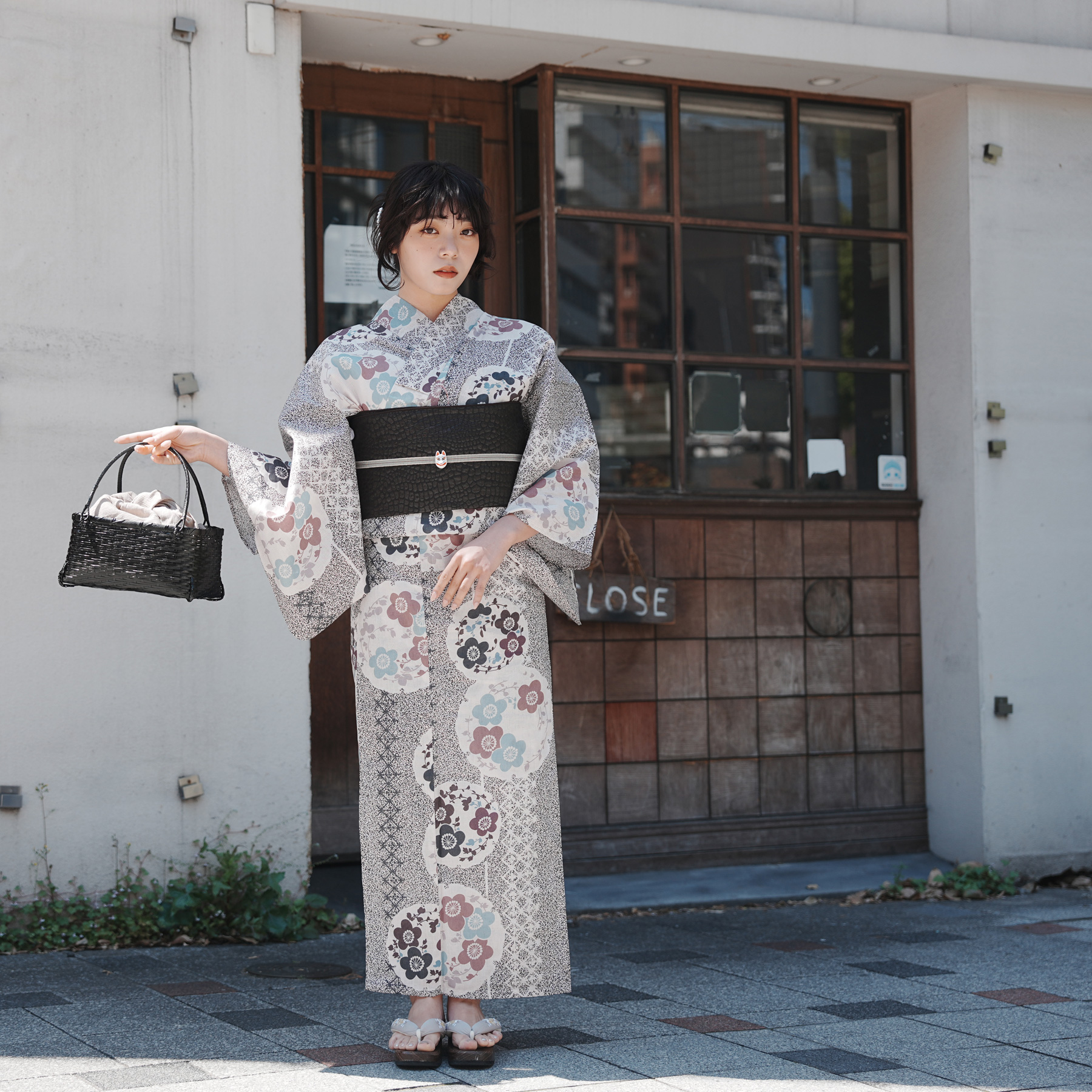 utatane 浴衣 単品 レディース Lサイズ 高級変わり織 墨黒の霧と梅雪輪