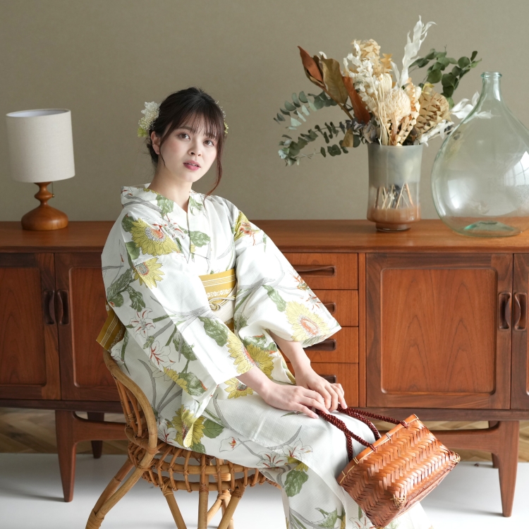 浴衣3点セット（浴衣/帯/下駄） utatane 古典柄 レトロ アンティーク系 浴衣 セット 向日葵 クリーム系