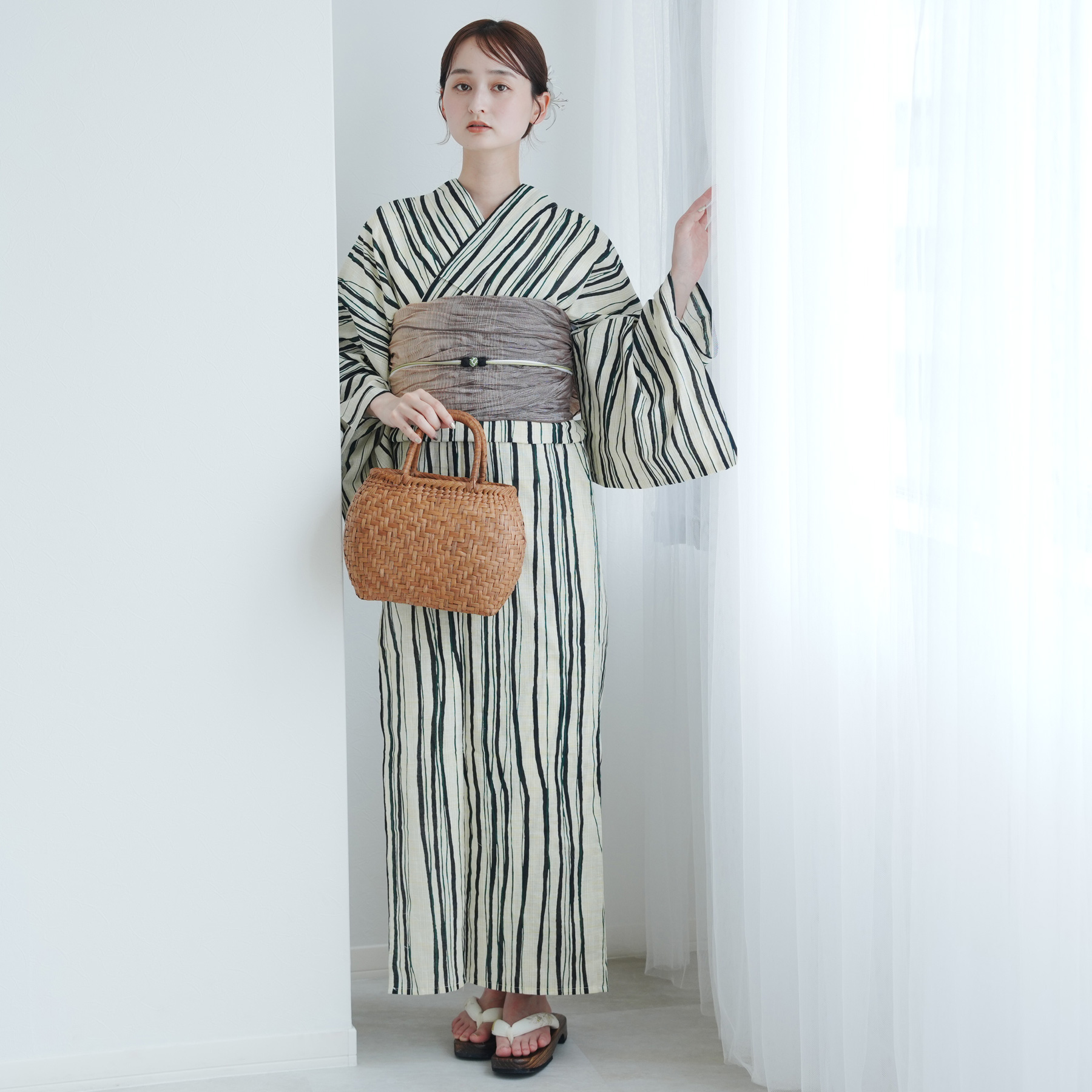 utatane 綿麻 先染めベージュ レトロ赤のよろけ縞　浴衣と帯セット utatane 浴衣 セット レディース フリーサイズ 3点セット 綿麻