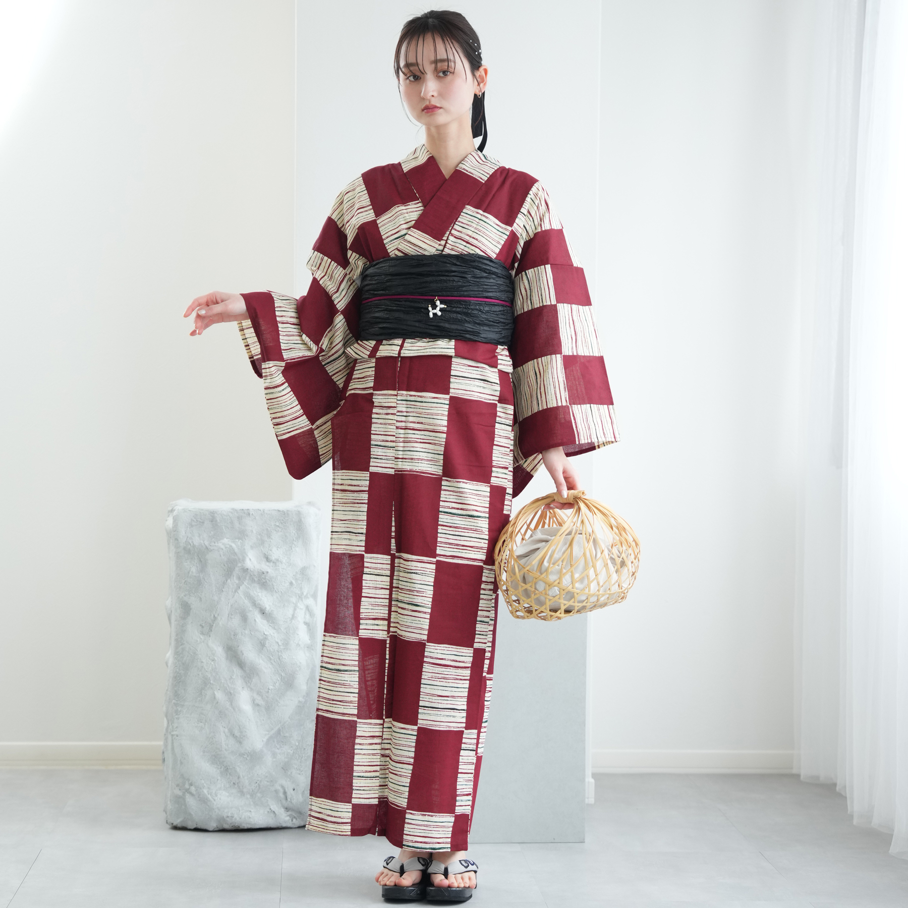 utatane 浴衣3点セット レトロ赤のよろけ縞 綿麻 高級変わり織 utatane｜utatane 綿麻 高級変わり織 浴衣3点セット レトロ赤の