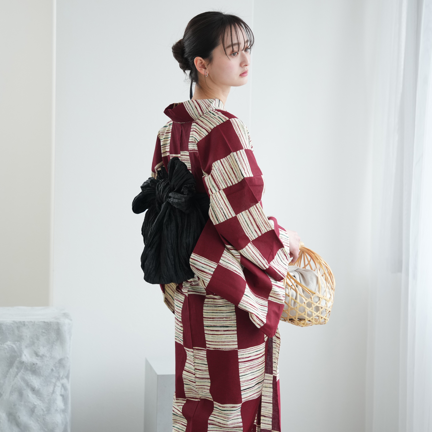 utatane 浴衣3点セット レトロ赤のよろけ縞 綿麻 高級変わり織 utatane｜utatane 綿麻 高級変わり織 浴衣3点セット レトロ赤の
