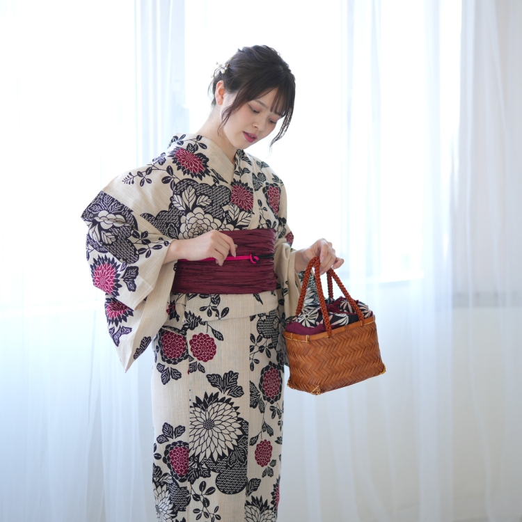 utatane 浴衣　レトロ　花柄　フリーサイズ　セット　大人　下駄　帯 utatane 浴衣 セット レディース フリーサイズ 浴衣3点セット