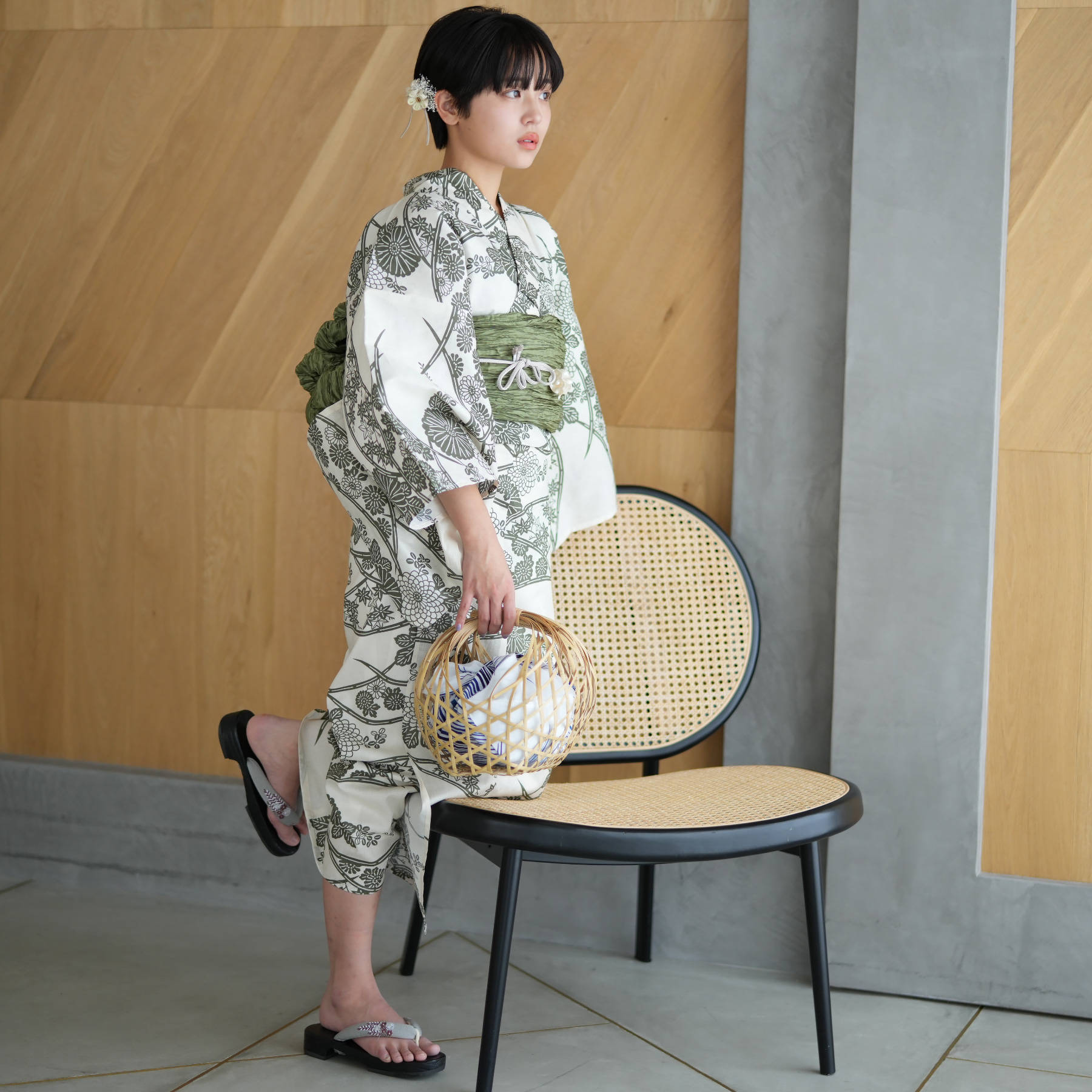 utatane 高級変わり織 浴衣3点セット きなりに抹茶の露芝菊　浴衣　新品 utatane｜utatane 高級変わり織 浴衣3点セット 白地に紺の露芝菊