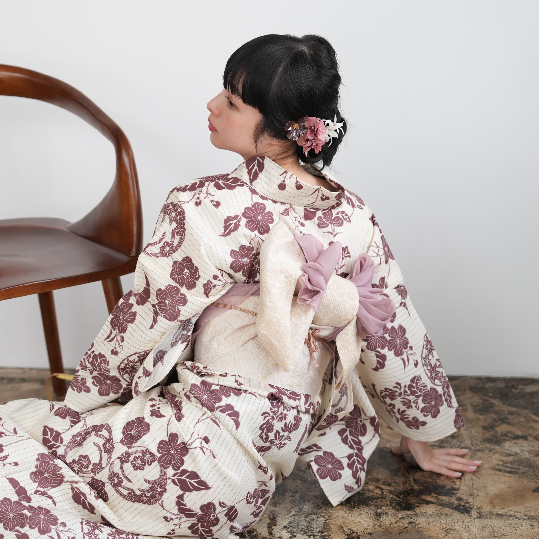 【新品】utatane 浴衣3点セット レトロベージュにえんじの花と枝丸 新品】utatane 浴衣3点セット レトロベージュにえんじの花と枝丸