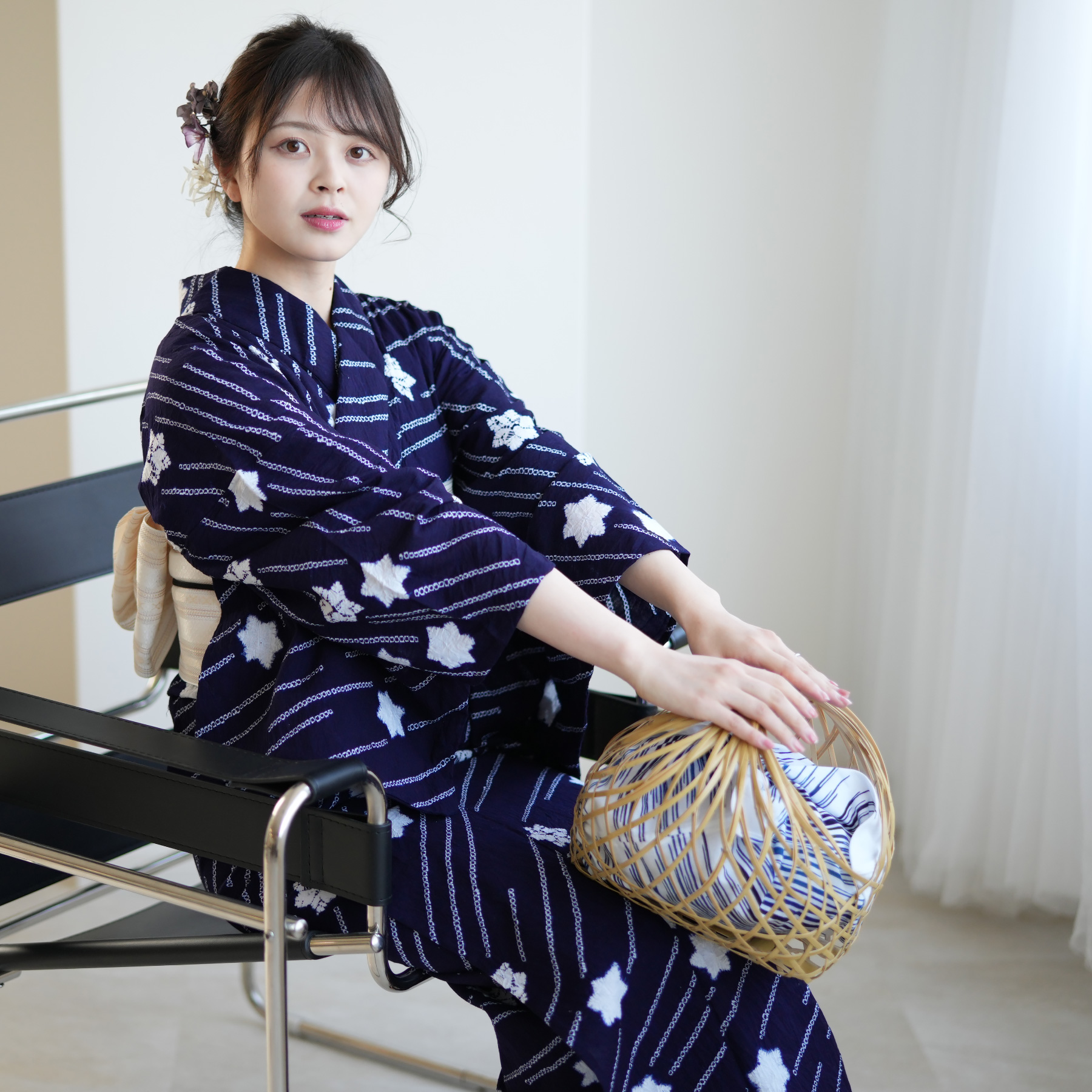 有松絞り浴衣　ころころリンゴと蜜蜂　レアな人気のフルーツ柄 有松絞り浴衣 ころころリンゴと蜜蜂 レアな人気のフルーツ柄