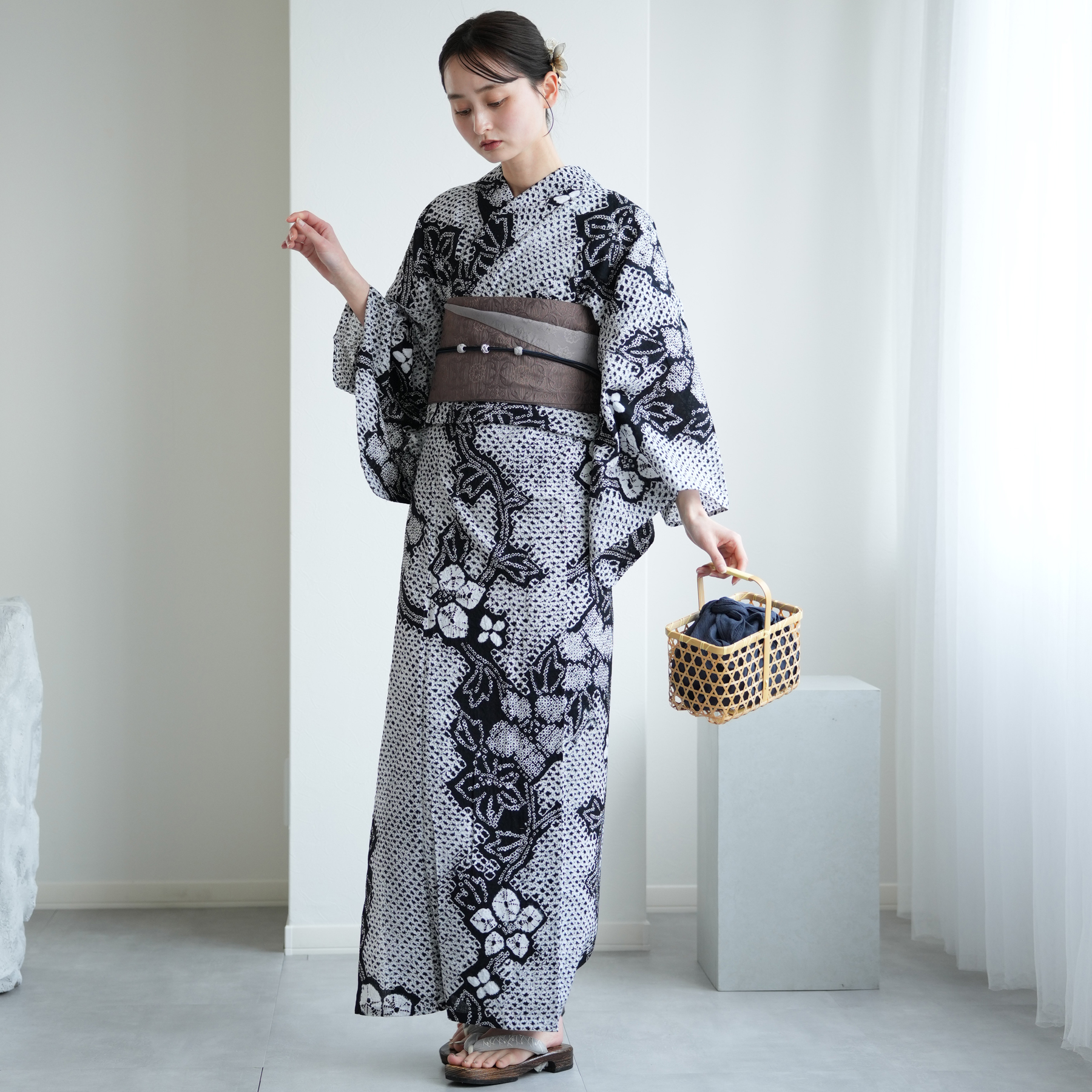 浴衣セット　高級浴衣　有松絞り　レディース浴衣セット　大人の浴衣 utatane 浴衣 有松絞り浴衣3点セット 鉄紺に葡萄 レディース